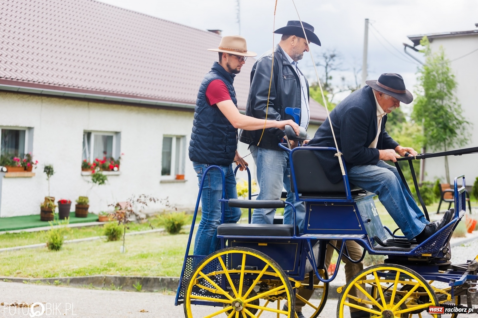 Zdjęcie w galerii na portalu naszraciborz.pl: Konna procesja na św. Urbana w Łubowicach wiadomości z regionu