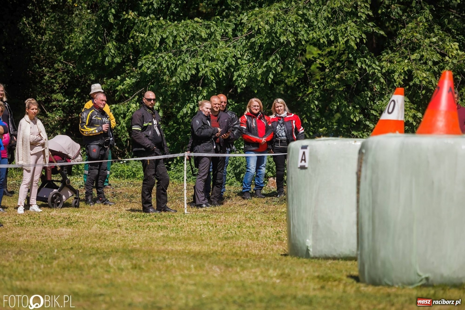Zdjęcie w galerii na portalu naszraciborz.pl: W siodłach i zaprzęgach. Zawody konne w Łubowicach wiadomości z regionu