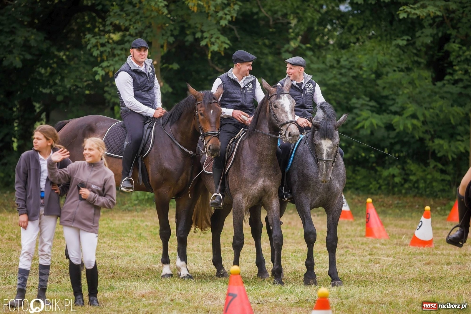 Zdjęcie w galerii na portalu naszraciborz.pl: W siodłach i zaprzęgach. Zawody konne w Łubowicach wiadomości z regionu