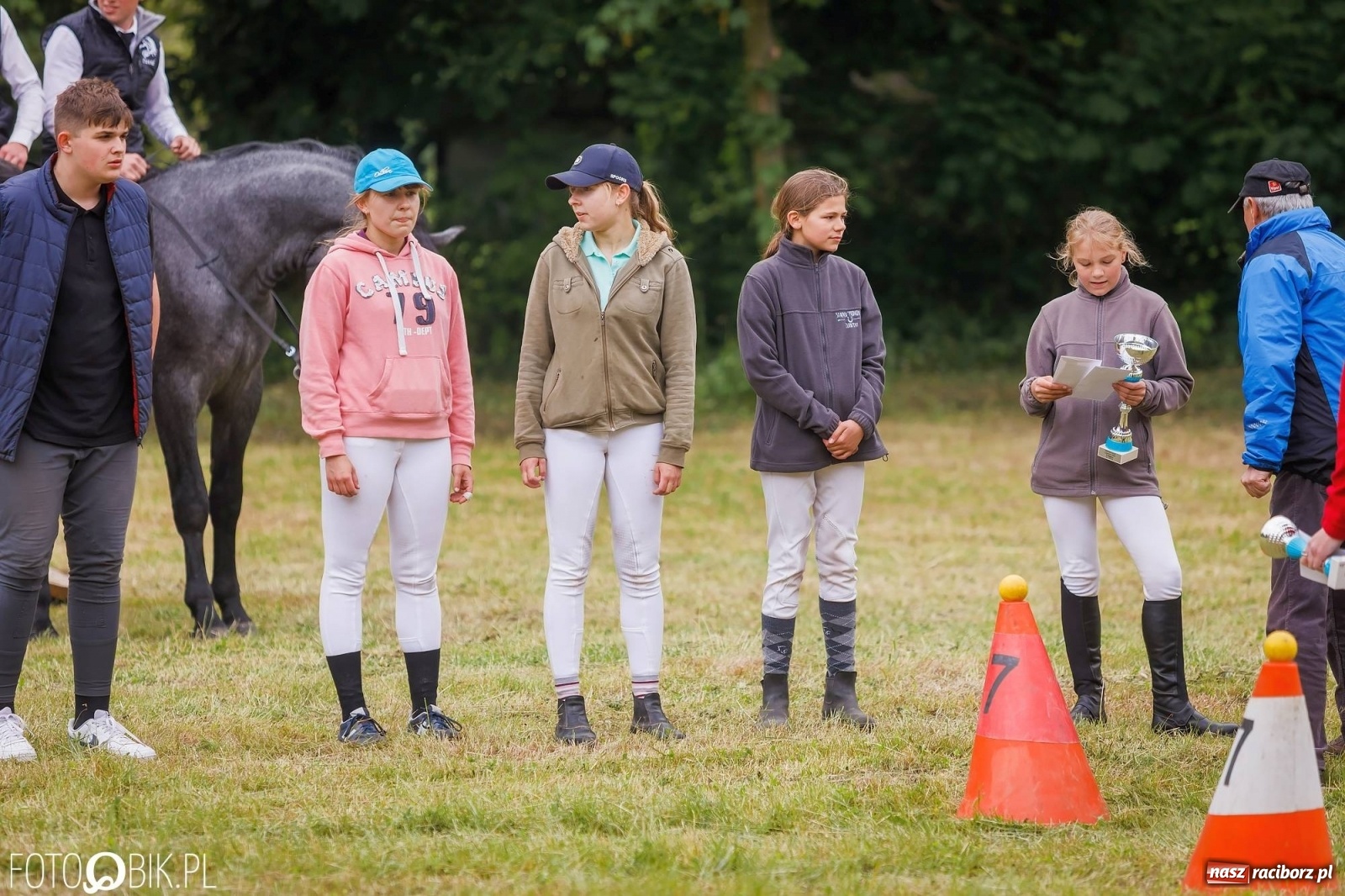 Zdjęcie w galerii na portalu naszraciborz.pl: W siodłach i zaprzęgach. Zawody konne w Łubowicach wiadomości z regionu