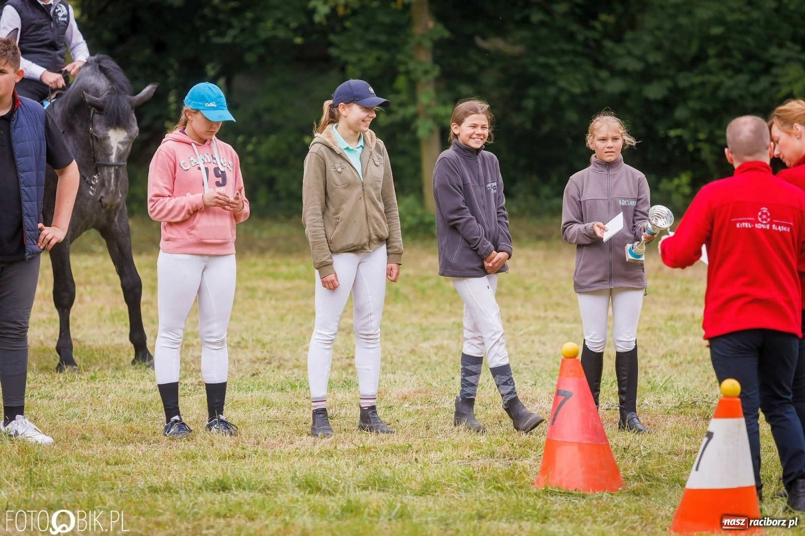 Zdjęcie w galerii na portalu naszraciborz.pl: W siodłach i zaprzęgach. Zawody konne w Łubowicach wiadomości z regionu
