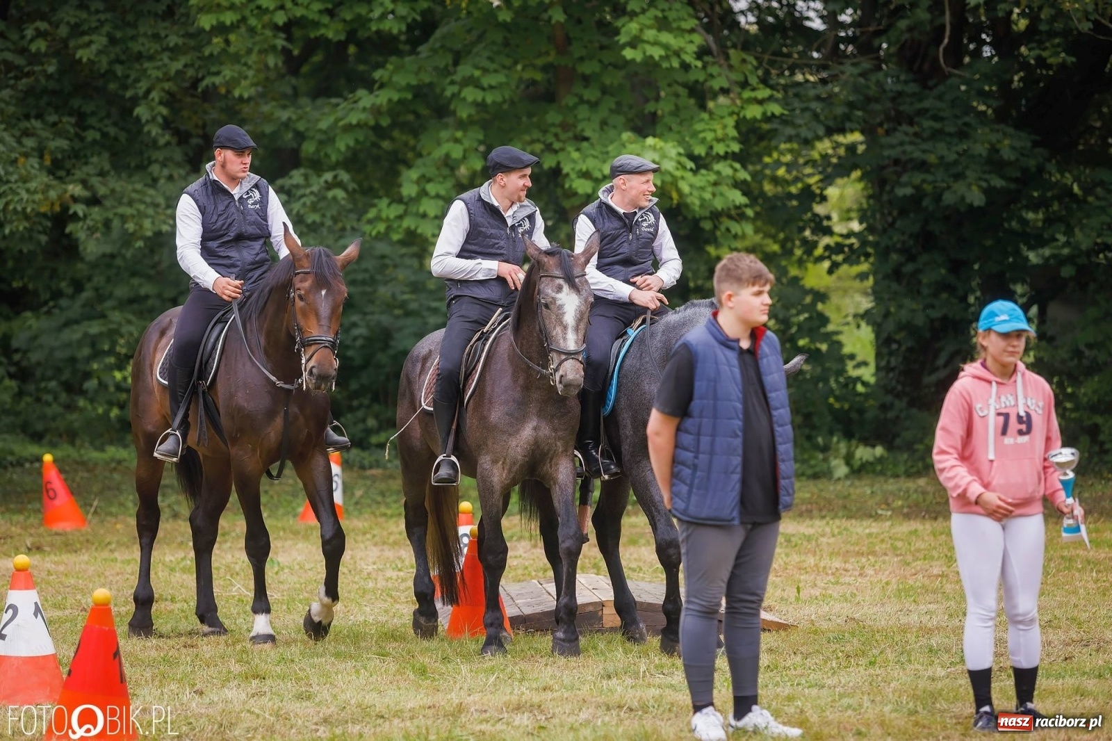 Zdjęcie w galerii na portalu naszraciborz.pl: W siodłach i zaprzęgach. Zawody konne w Łubowicach wiadomości z regionu