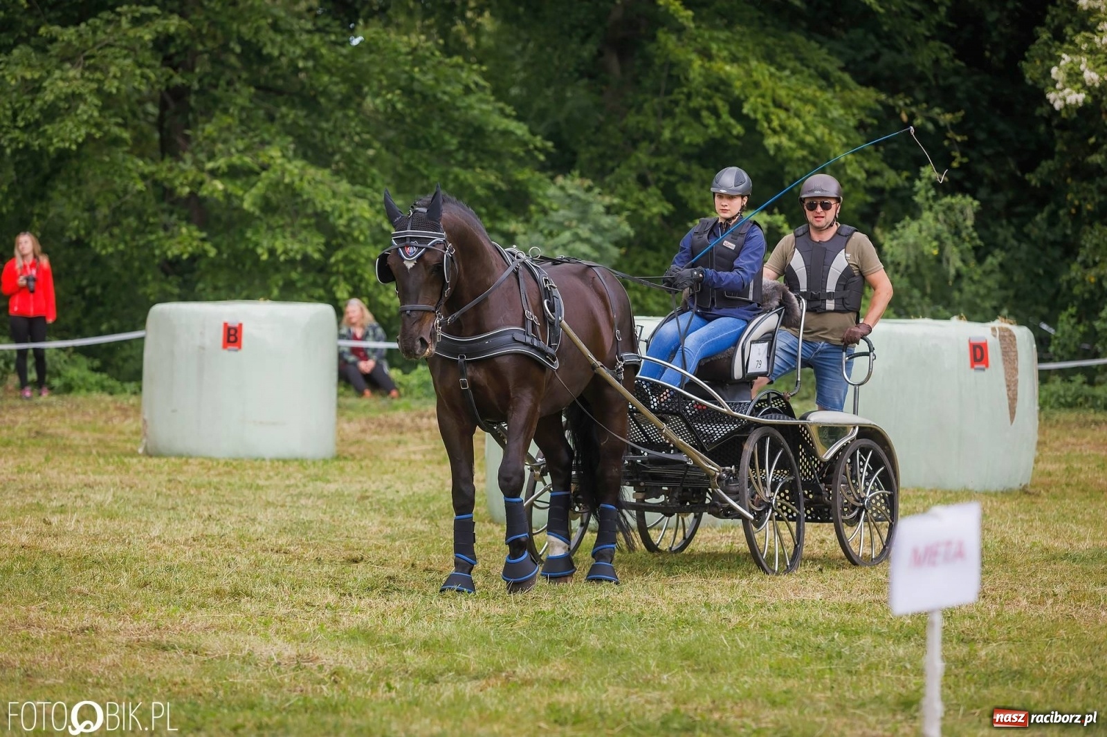 Zdjęcie w galerii na portalu naszraciborz.pl: W siodłach i zaprzęgach. Zawody konne w Łubowicach wiadomości z regionu