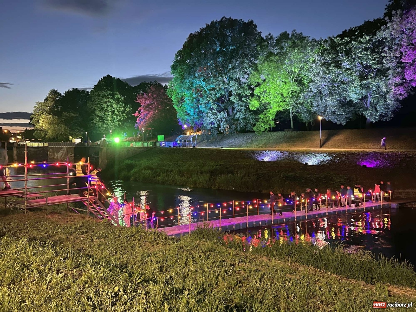 Zdjęcie w galerii na portalu naszraciborz.pl: Laserowe show na bulwarach [WIDEO] wiadomości z regionu