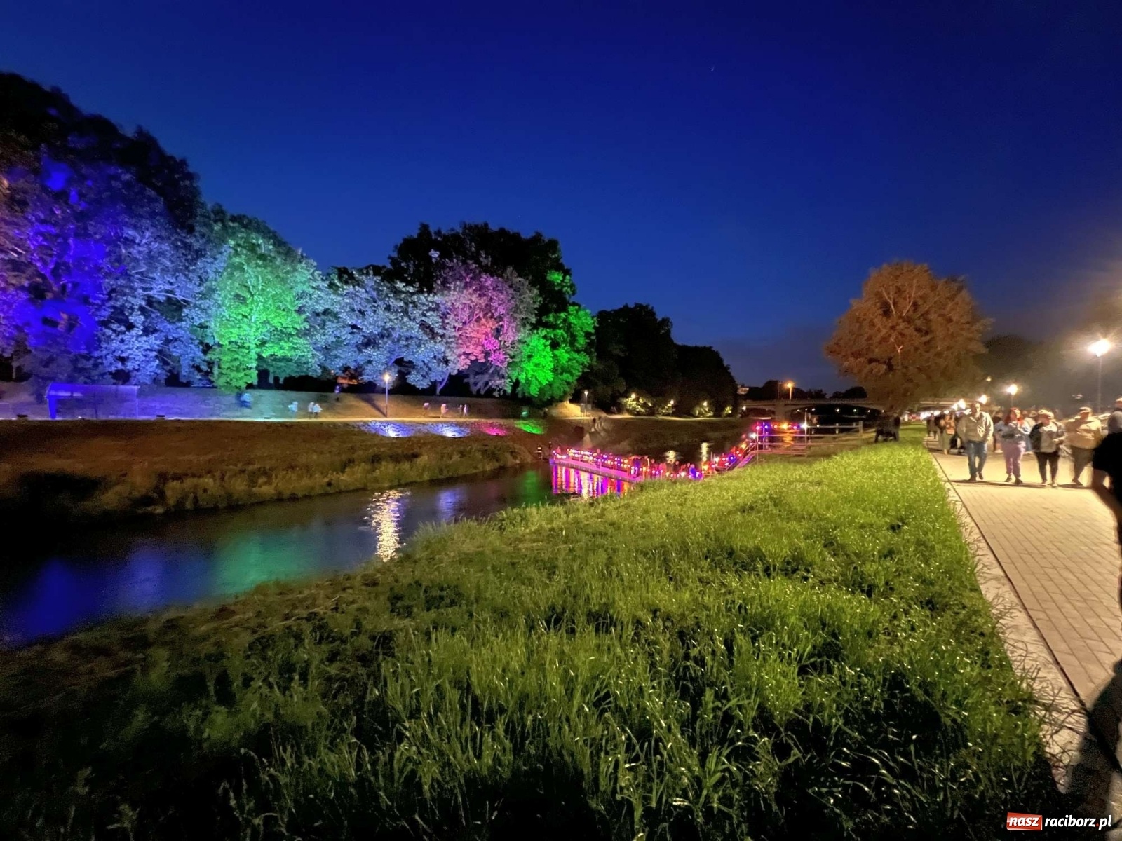 Zdjęcie w galerii na portalu naszraciborz.pl: Laserowe show na bulwarach [WIDEO] wiadomości z regionu