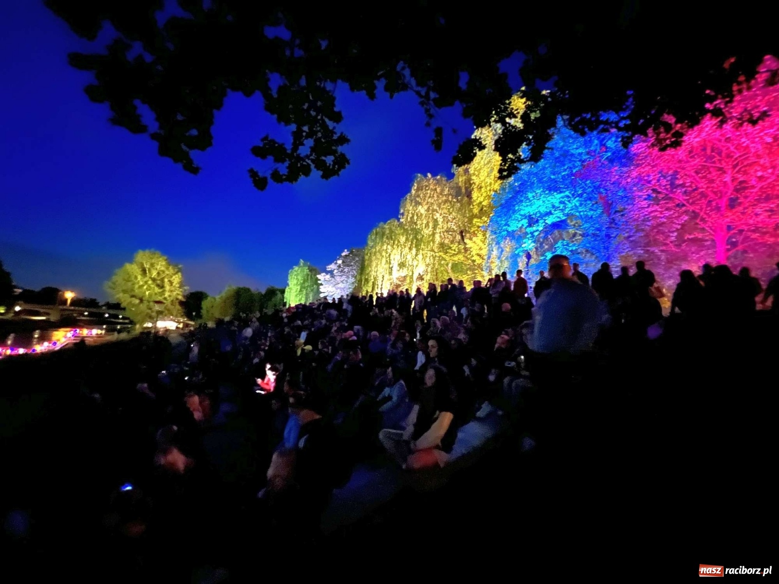 Zdjęcie w galerii na portalu naszraciborz.pl: Laserowe show na bulwarach [WIDEO] wiadomości z regionu