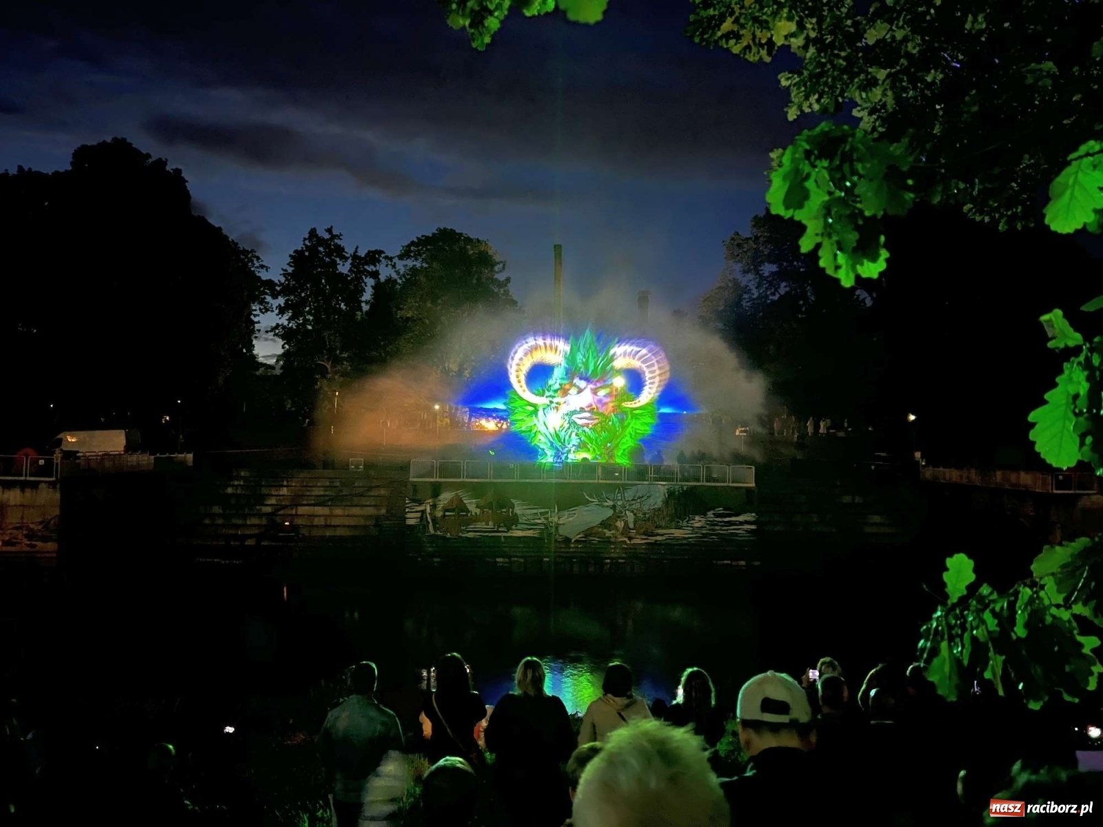 Zdjęcie w galerii na portalu naszraciborz.pl: Laserowe show na bulwarach [WIDEO] wiadomości z regionu