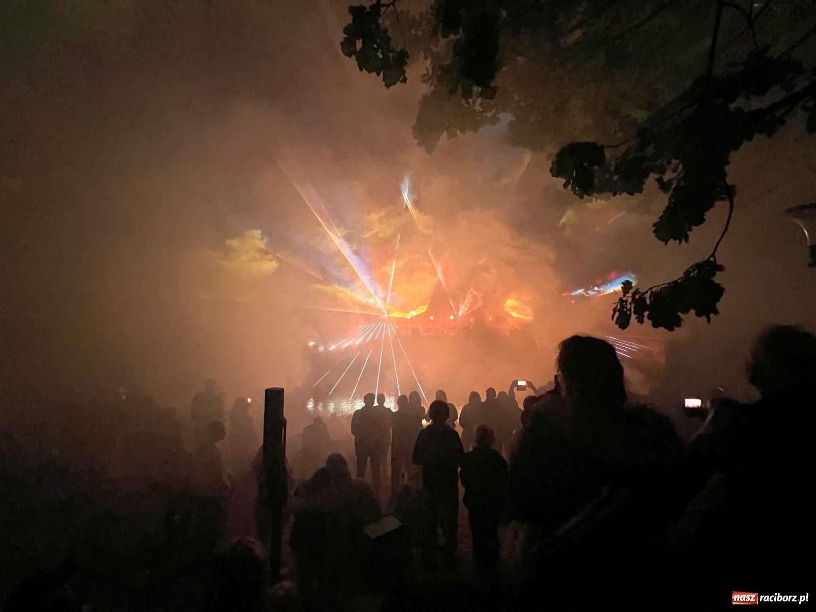 Zdjęcie w galerii na portalu naszraciborz.pl: Laserowe show na bulwarach [WIDEO] wiadomości z regionu