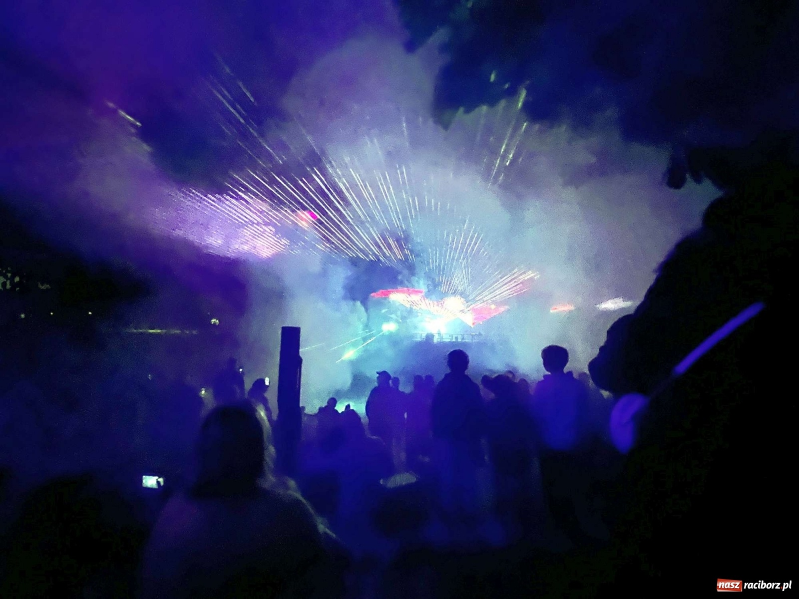 Zdjęcie w galerii na portalu naszraciborz.pl: Laserowe show na bulwarach [WIDEO] wiadomości z regionu