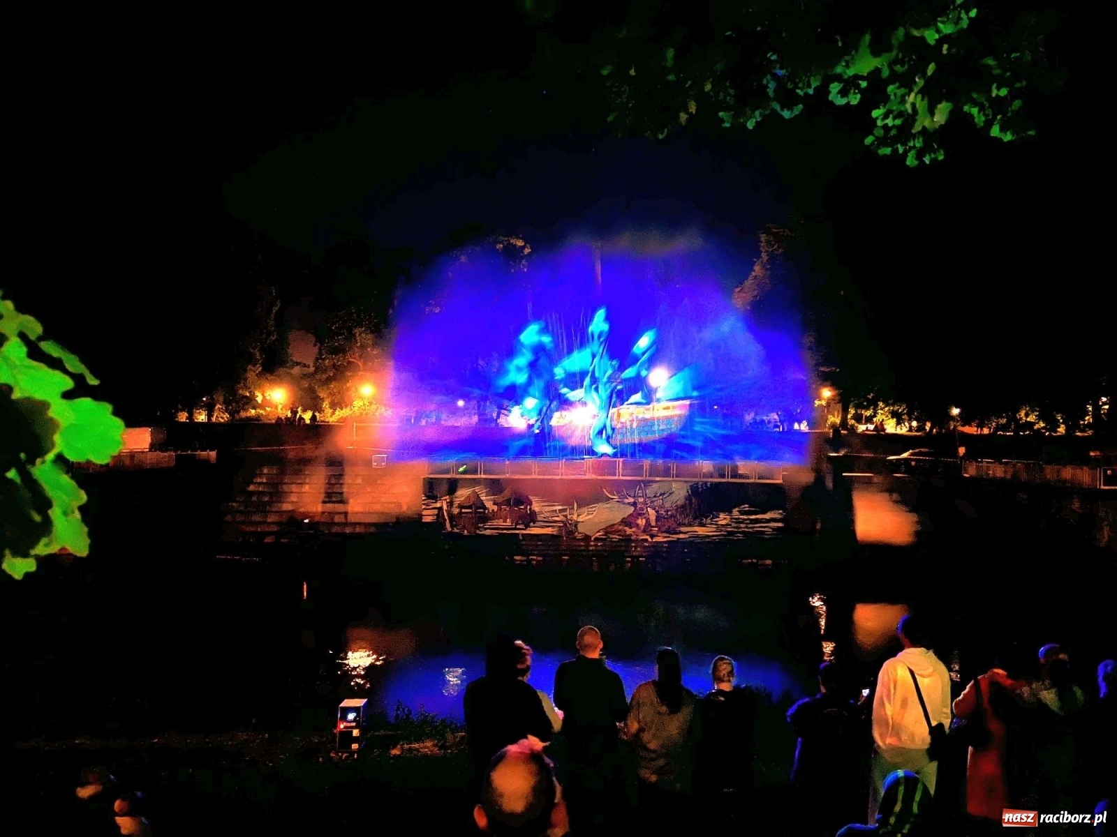 Zdjęcie w galerii na portalu naszraciborz.pl: Laserowe show na bulwarach [WIDEO] wiadomości z regionu