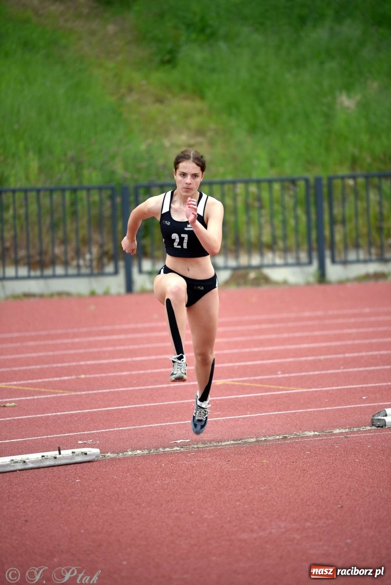 Zdjęcie w galerii na portalu naszraciborz.pl: LA. Wysoki poziom na śląskim championacie juniorów w Raciborzu wiadomości z regionu