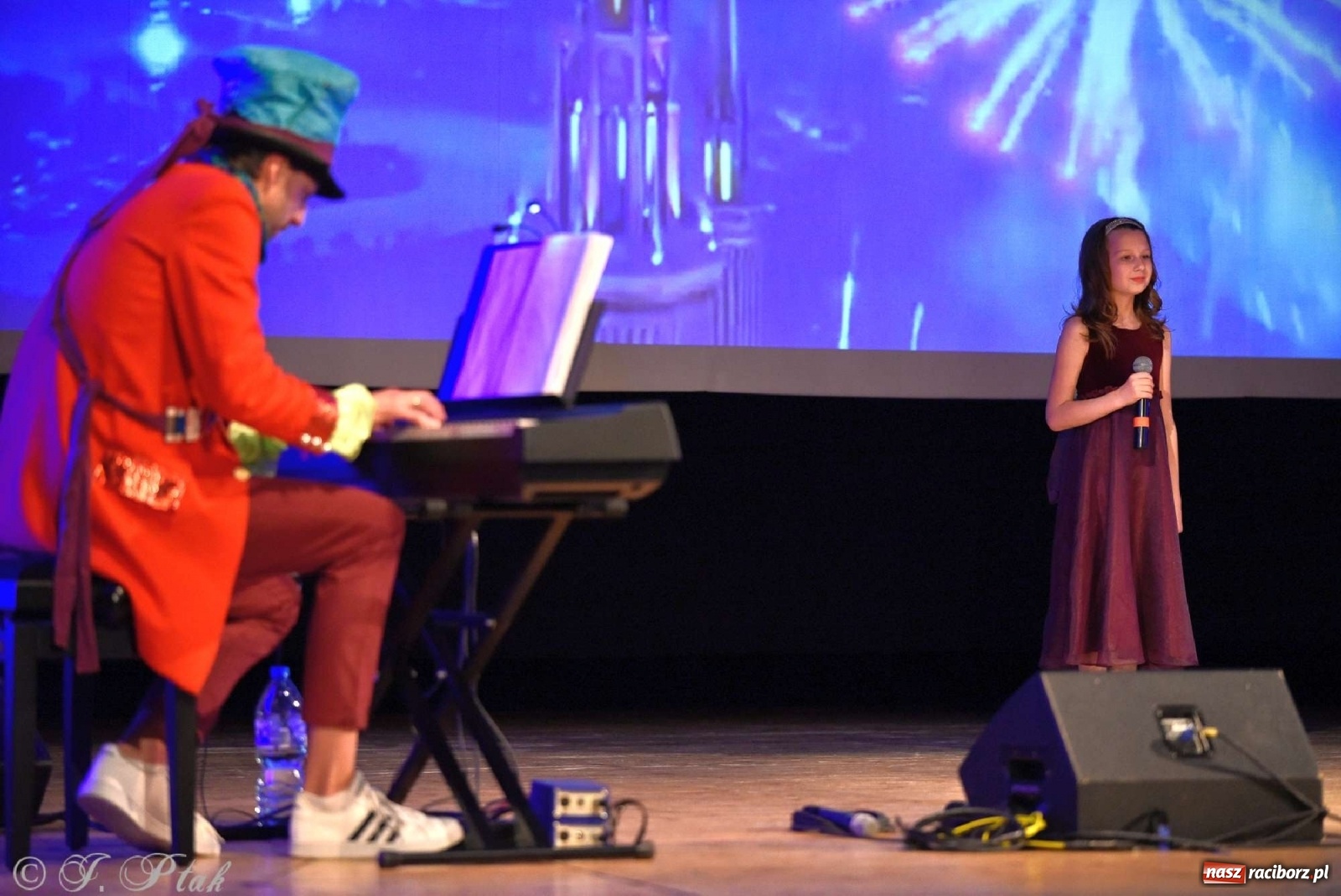 Zdjęcie w galerii na portalu naszraciborz.pl: Bajkowa muzyczna podróż z Perspektywą wiadomości z regionu