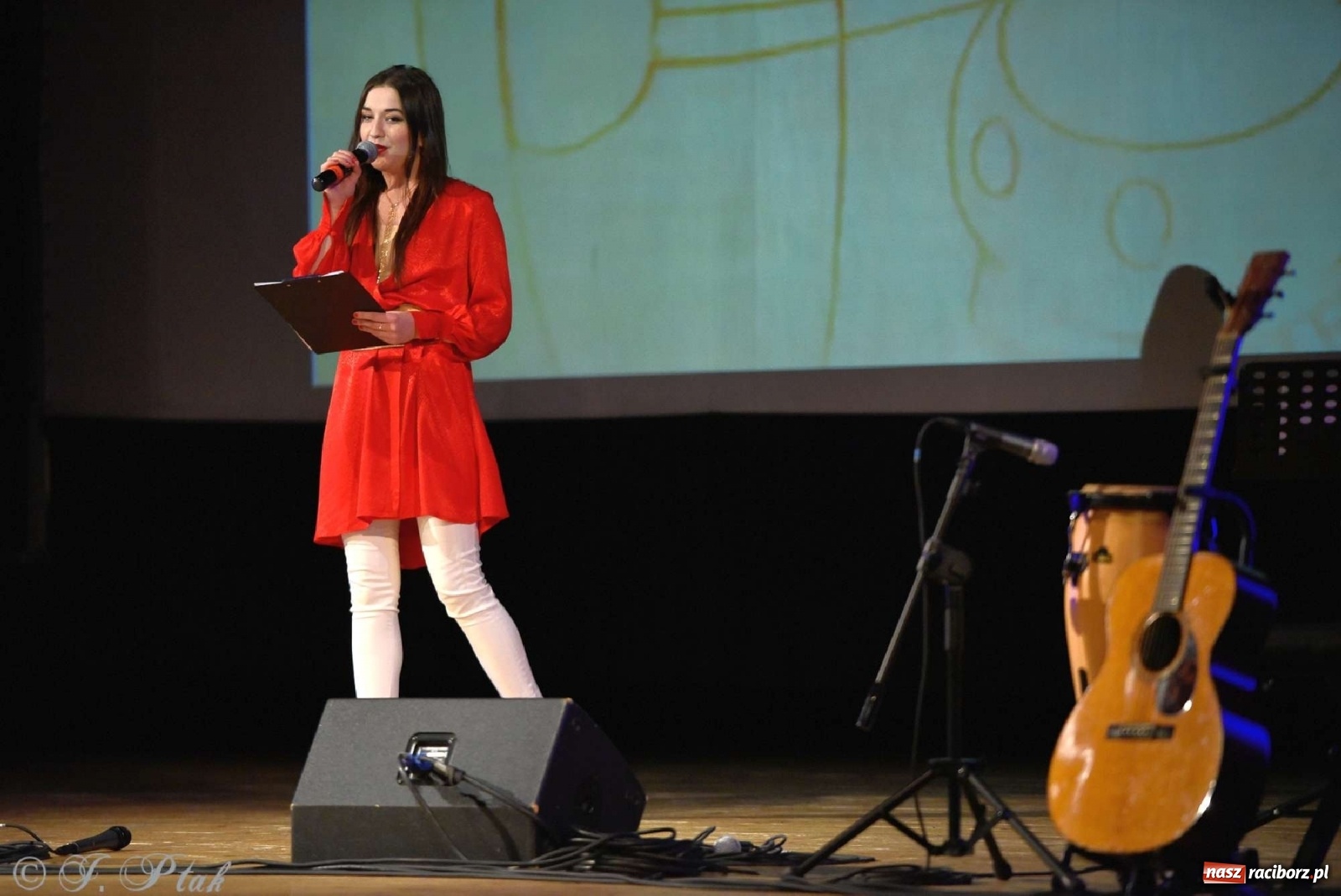 Zdjęcie w galerii na portalu naszraciborz.pl: Bajkowa muzyczna podróż z Perspektywą wiadomości z regionu