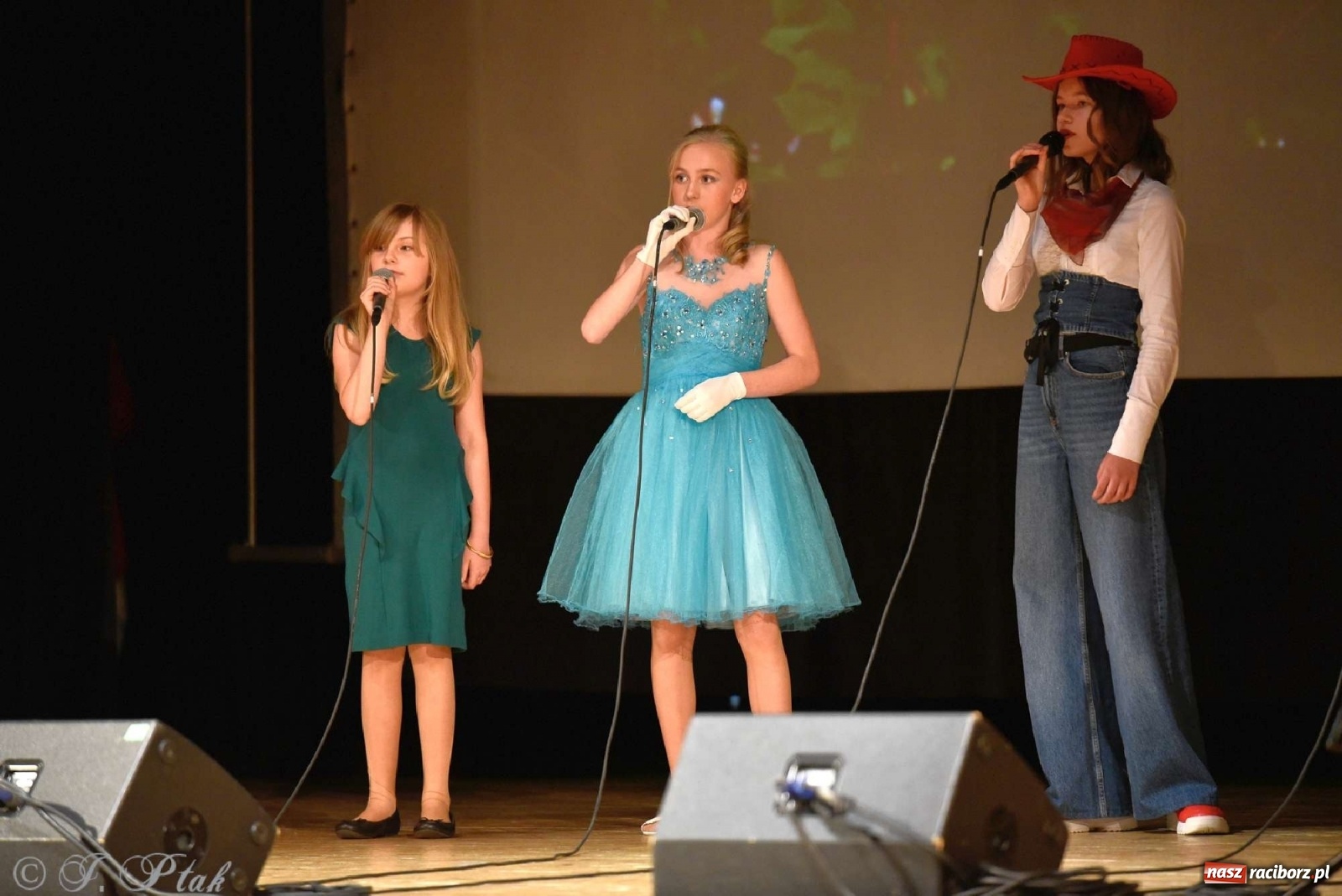 Zdjęcie w galerii na portalu naszraciborz.pl: Bajkowa muzyczna podróż z Perspektywą wiadomości z regionu