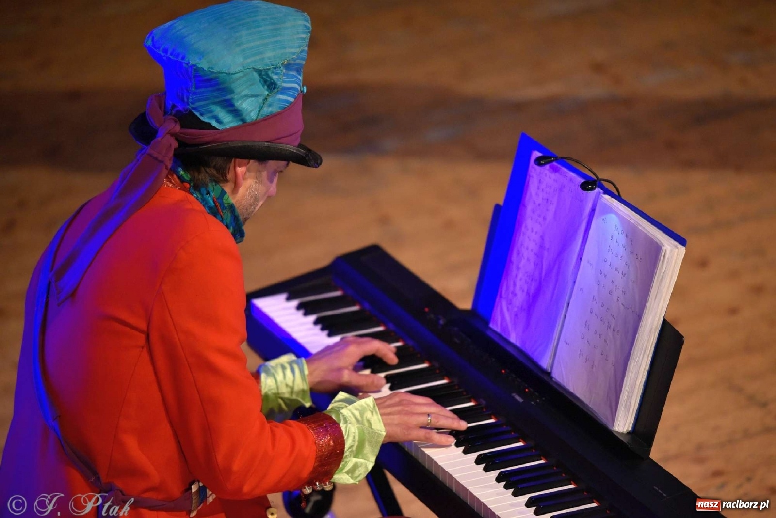 Zdjęcie w galerii na portalu naszraciborz.pl: Bajkowa muzyczna podróż z Perspektywą wiadomości z regionu