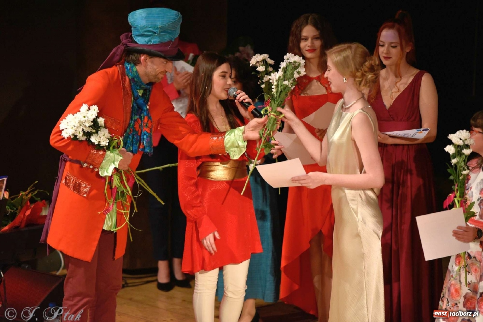 Zdjęcie w galerii na portalu naszraciborz.pl: Bajkowa muzyczna podróż z Perspektywą wiadomości z regionu