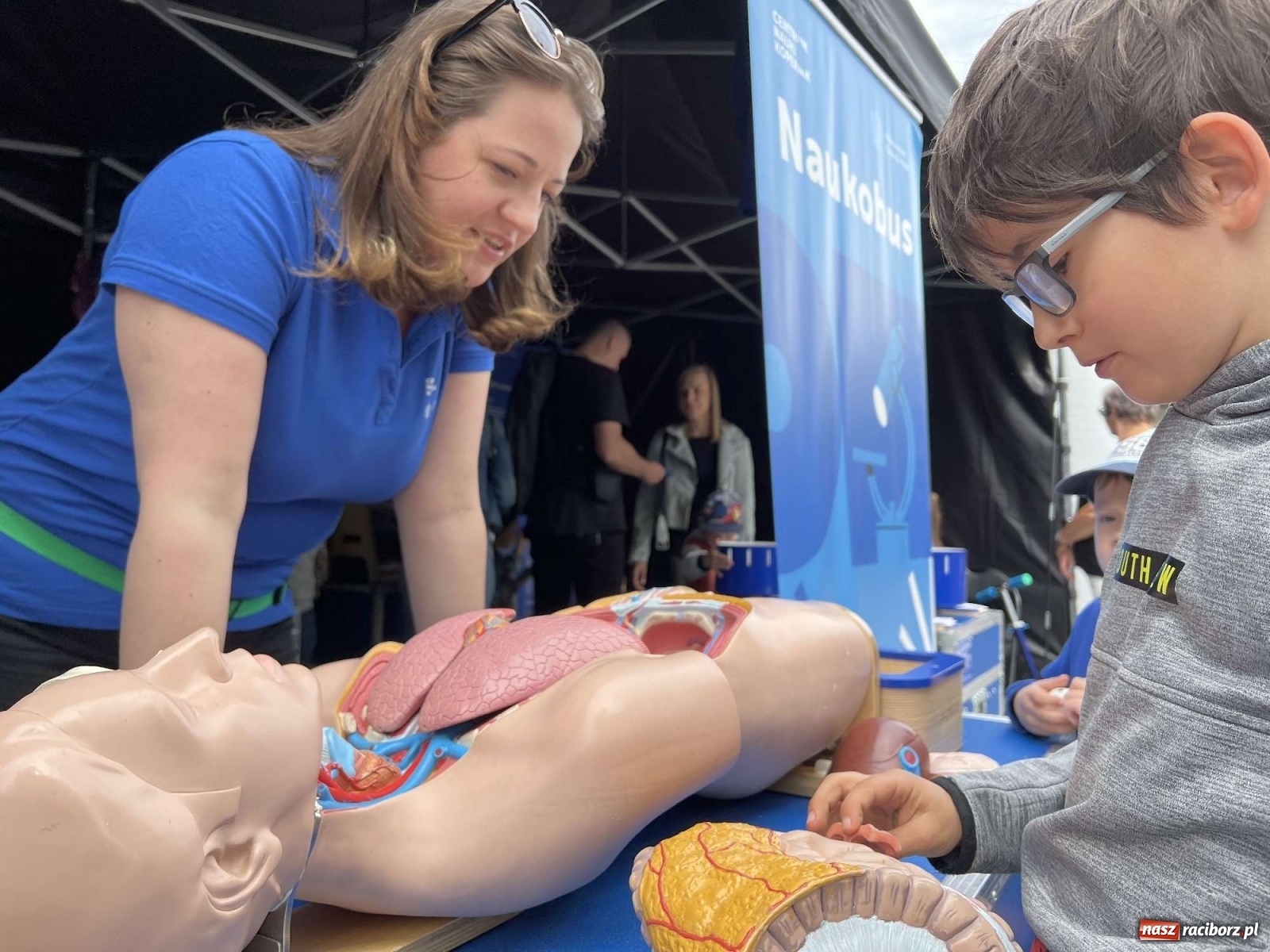 Zdjęcie w galerii na portalu naszraciborz.pl: SOWA wylądowała na bulwarach. Trwa festiwal odkrywców [FOTO i WIDEO] wiadomości z regionu