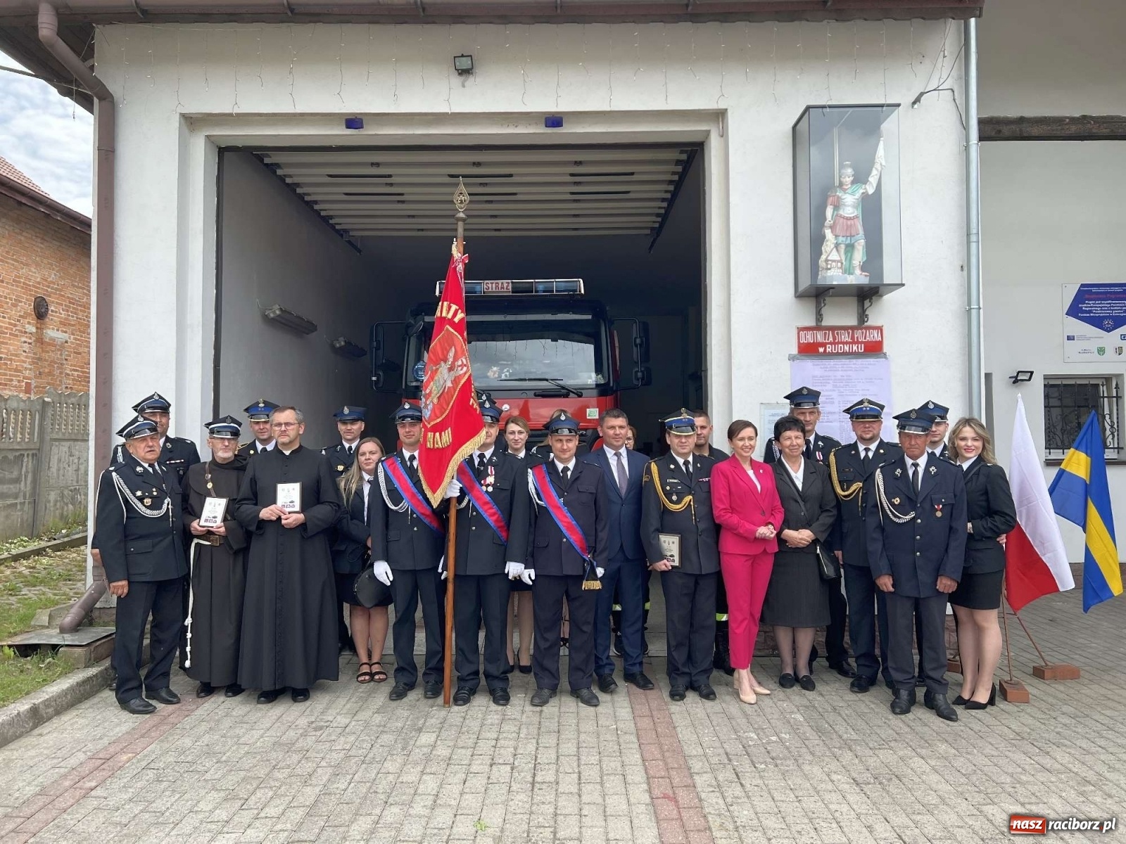 Zdjęcie w galerii na portalu naszraciborz.pl: Złoty Znak Związku dla OSP Rudnik na 100-lecie jednostki [FOTO i WIDEO] wiadomości z regionu