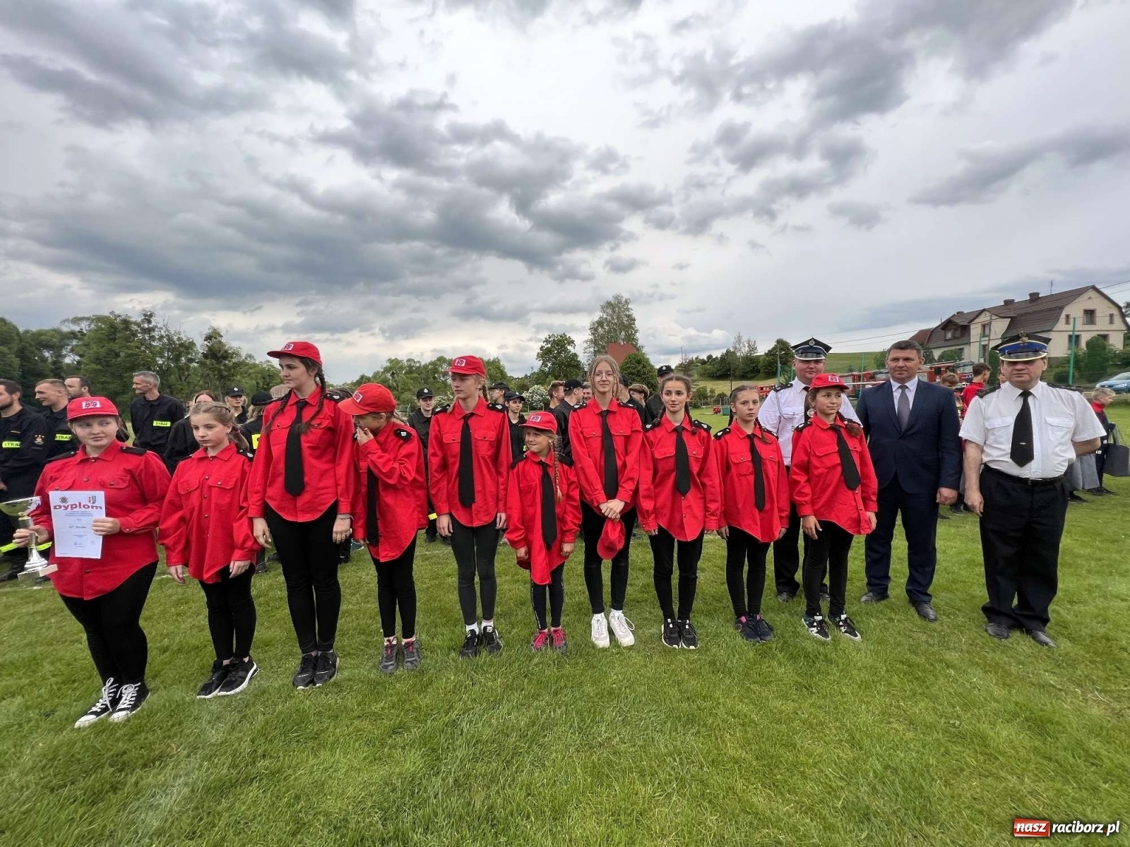 Zdjęcie w galerii na portalu naszraciborz.pl: Modzurów i Rudnik triumfują w gminnych zawodach sportowo-pożarniczych [FOTO i WIDEO] wiadomości z regionu