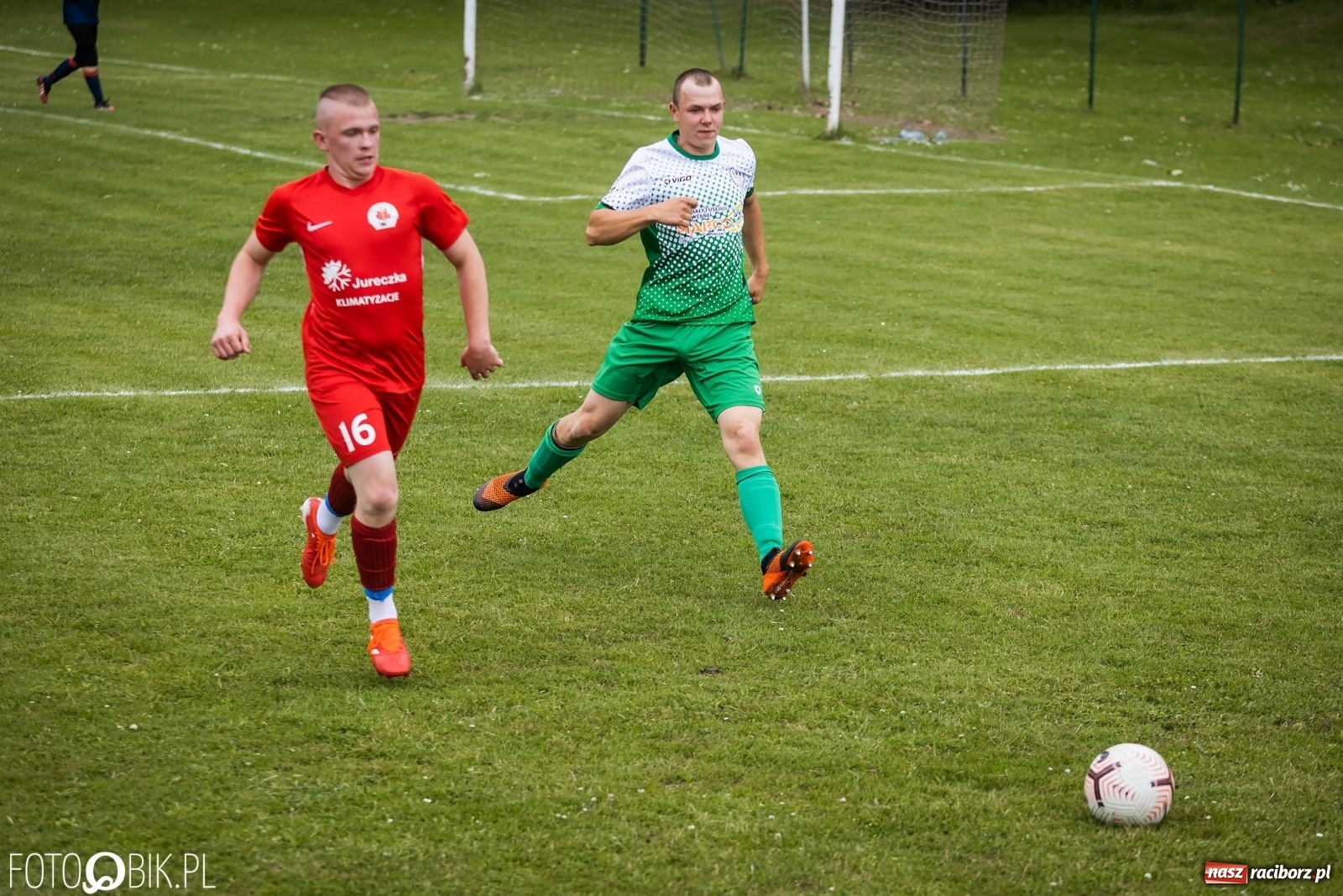 Zdjęcie w galerii na portalu naszraciborz.pl: Ogrom goli w Owsiszczach. Gospodarze pokonani [FOTO] wiadomości z regionu