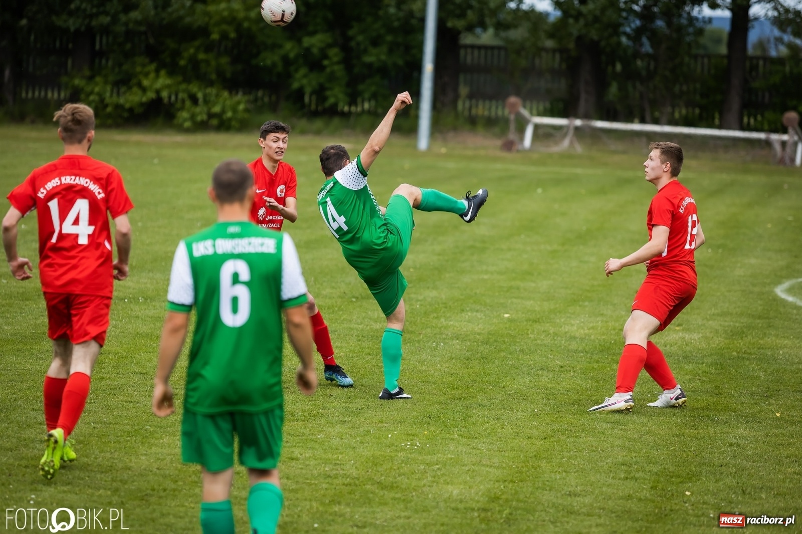 Zdjęcie w galerii na portalu naszraciborz.pl: Ogrom goli w Owsiszczach. Gospodarze pokonani [FOTO] wiadomości z regionu