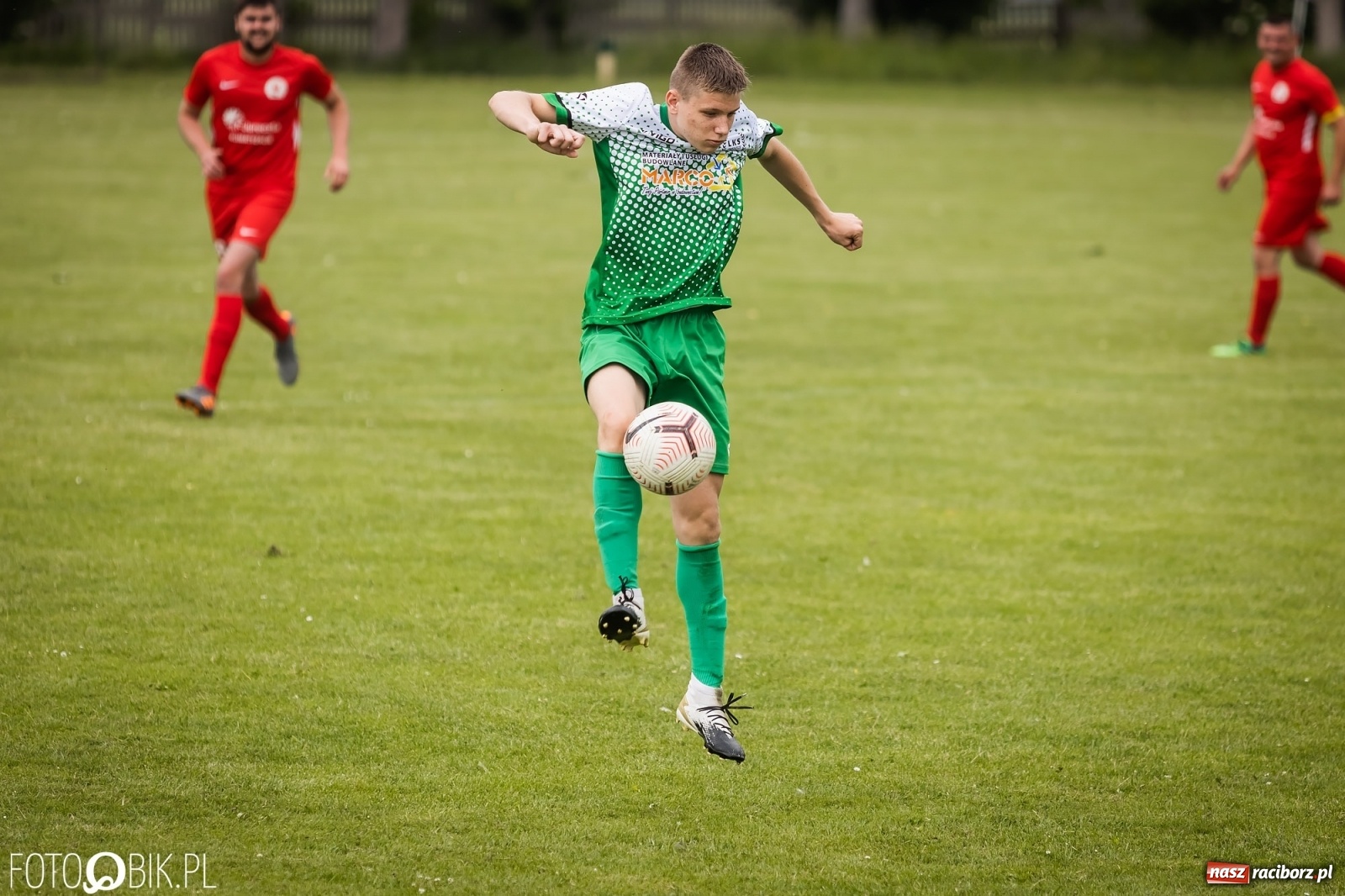 Zdjęcie w galerii na portalu naszraciborz.pl: Ogrom goli w Owsiszczach. Gospodarze pokonani [FOTO] wiadomości z regionu