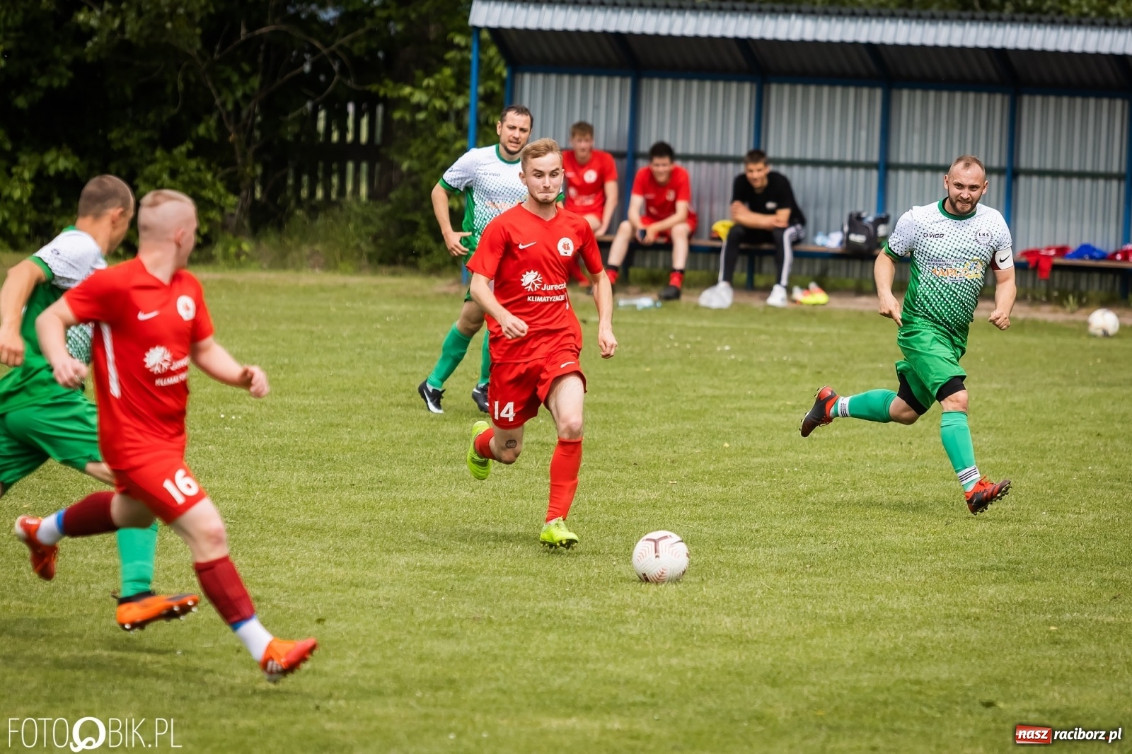 Zdjęcie w galerii na portalu naszraciborz.pl: Ogrom goli w Owsiszczach. Gospodarze pokonani [FOTO] wiadomości z regionu