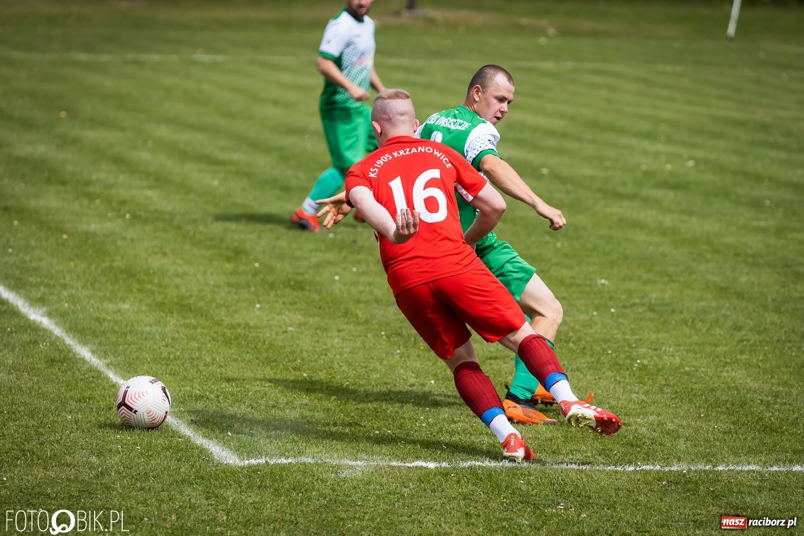Zdjęcie w galerii na portalu naszraciborz.pl: Ogrom goli w Owsiszczach. Gospodarze pokonani [FOTO] wiadomości z regionu
