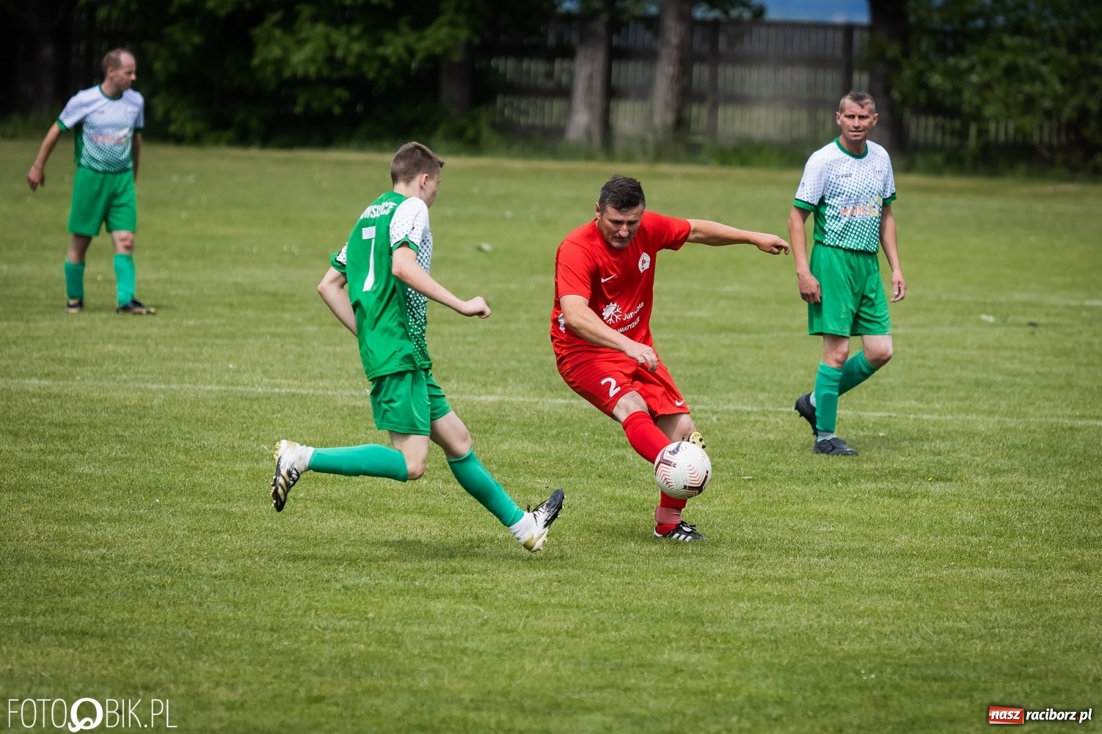 Zdjęcie w galerii na portalu naszraciborz.pl: Ogrom goli w Owsiszczach. Gospodarze pokonani [FOTO] wiadomości z regionu