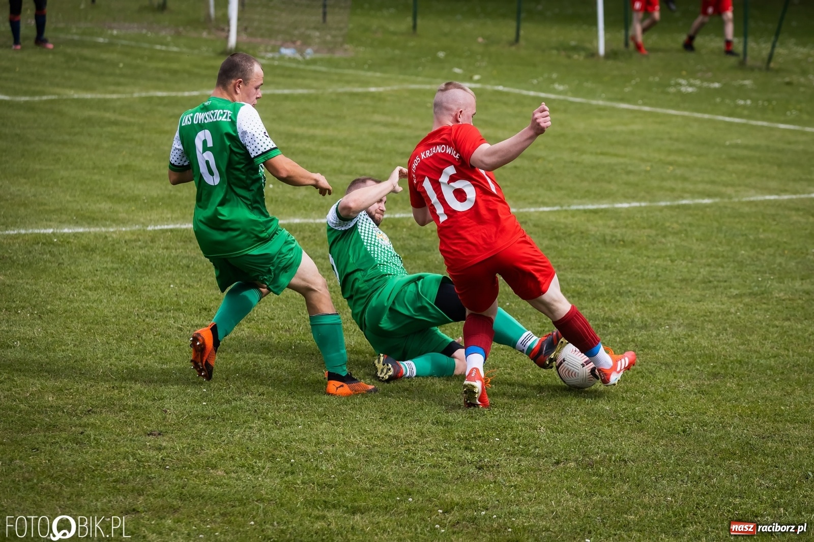 Zdjęcie w galerii na portalu naszraciborz.pl: Ogrom goli w Owsiszczach. Gospodarze pokonani [FOTO] wiadomości z regionu
