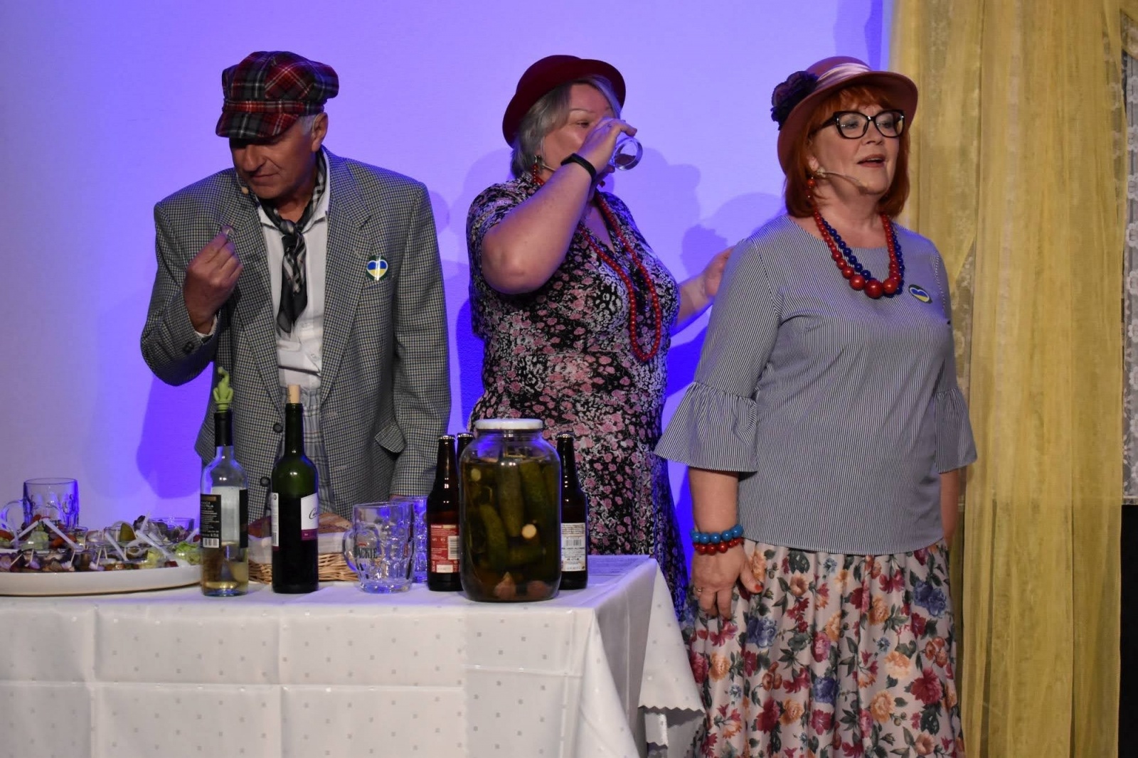 Zdjęcie w galerii na portalu naszraciborz.pl: Wolność dla Ukrainy, Lwowska domówka i spotkanie z prof. Stanisławem Sławomirem Nicieją na zamku wiadomości z regionu