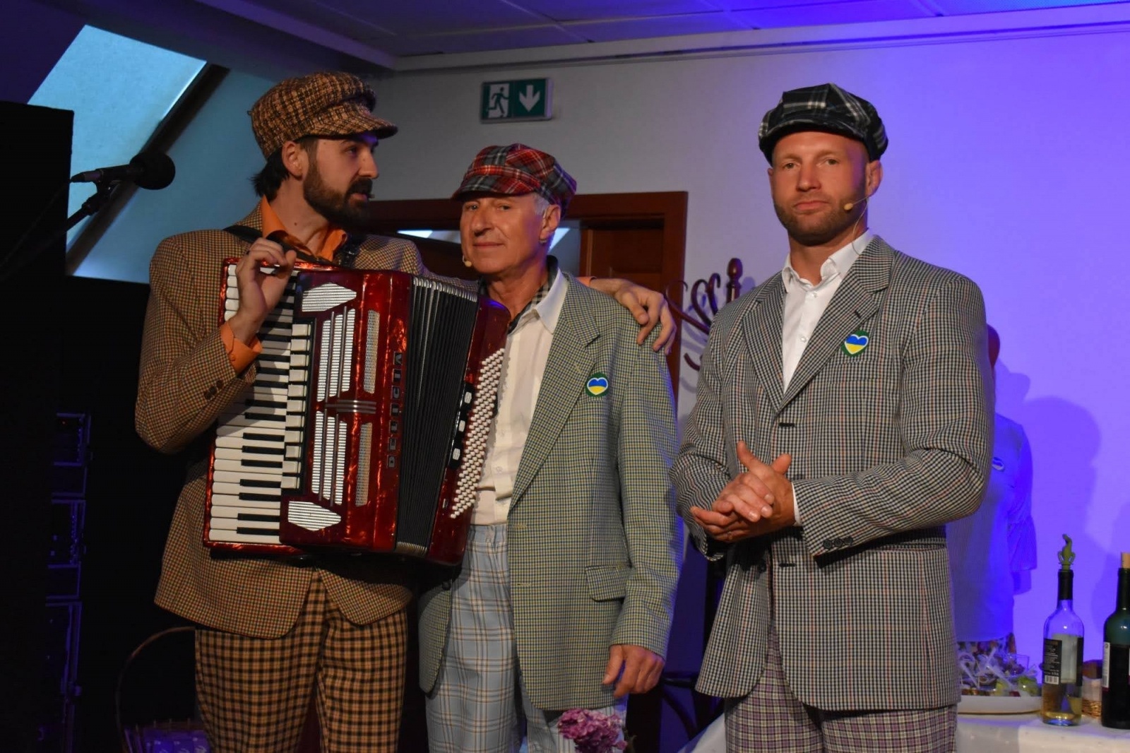 Zdjęcie w galerii na portalu naszraciborz.pl: Wolność dla Ukrainy, Lwowska domówka i spotkanie z prof. Stanisławem Sławomirem Nicieją na zamku wiadomości z regionu