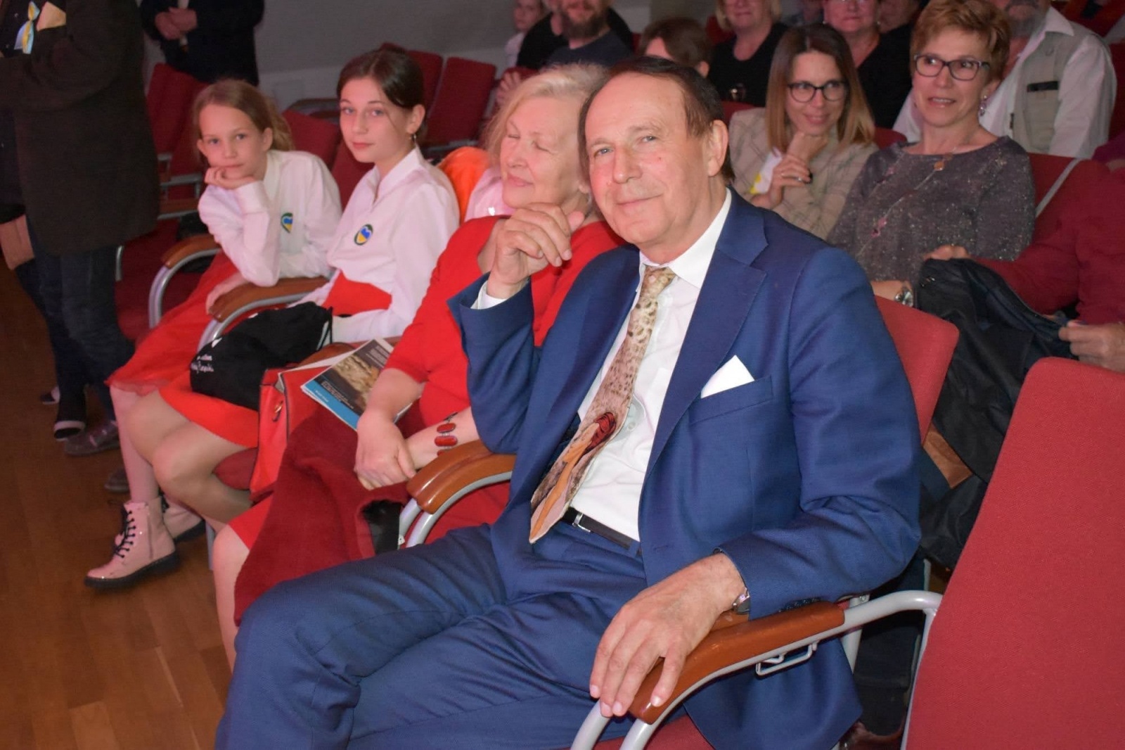 Zdjęcie w galerii na portalu naszraciborz.pl: Wolność dla Ukrainy, Lwowska domówka i spotkanie z prof. Stanisławem Sławomirem Nicieją na zamku wiadomości z regionu