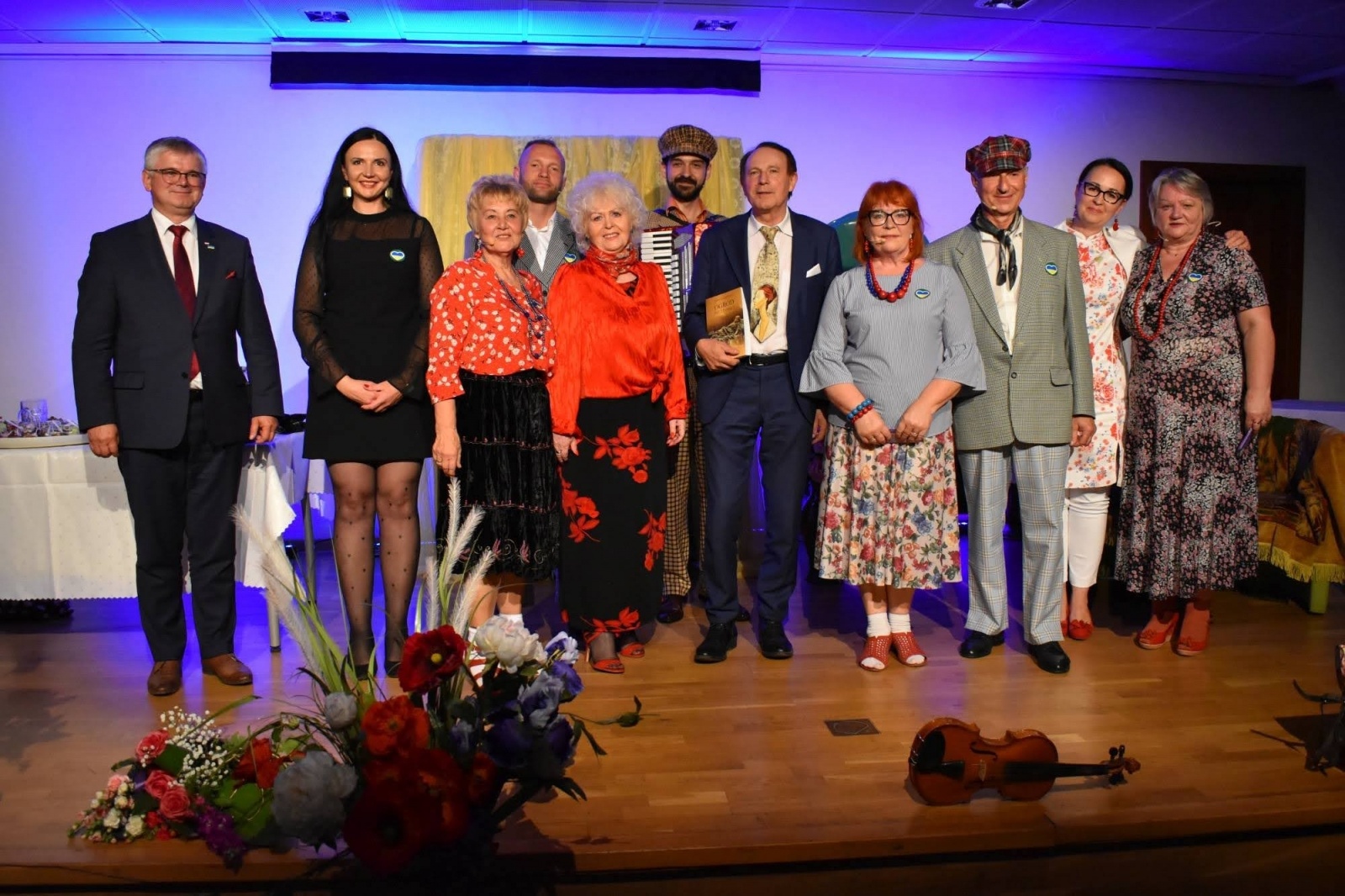 Zdjęcie w galerii na portalu naszraciborz.pl: Wolność dla Ukrainy, Lwowska domówka i spotkanie z prof. Stanisławem Sławomirem Nicieją na zamku wiadomości z regionu