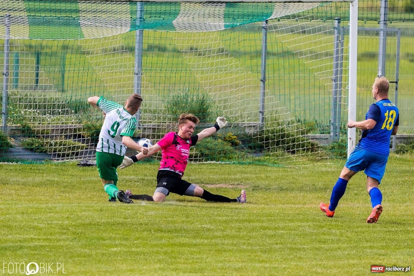 Zdjęcie w galerii na portalu naszraciborz.pl: Bolesław kontra Brzezie. Dwie równe połowy zakończone podziałem punktów [FOTO] wiadomości z regionu
