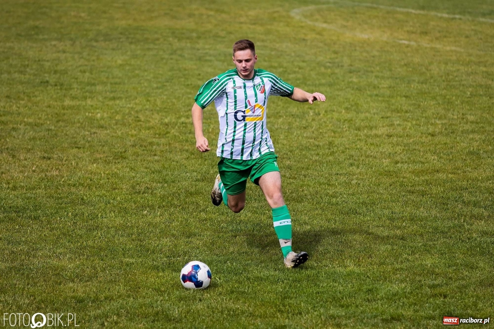 Zdjęcie w galerii na portalu naszraciborz.pl: Bolesław kontra Brzezie. Dwie równe połowy zakończone podziałem punktów [FOTO] wiadomości z regionu