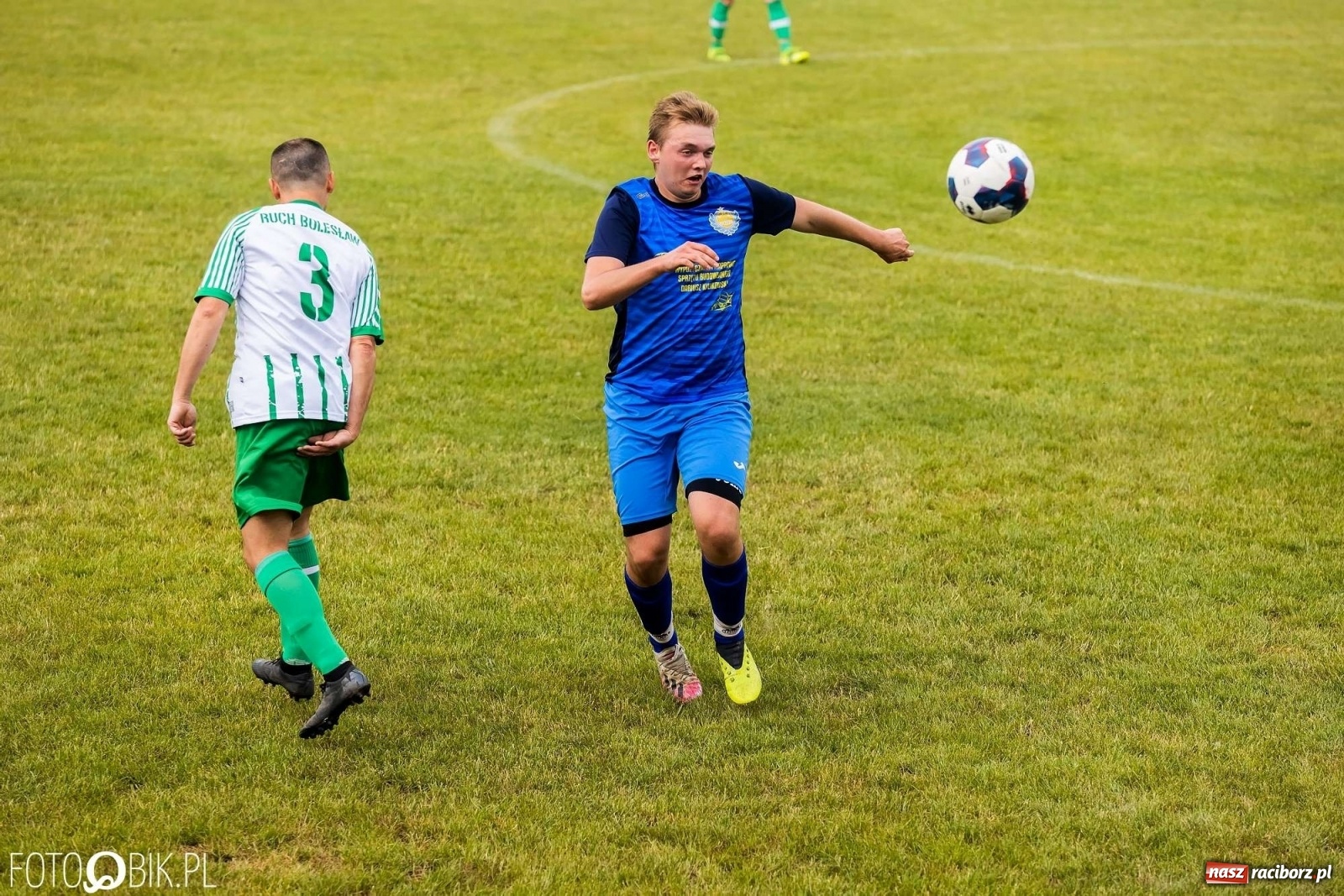 Zdjęcie w galerii na portalu naszraciborz.pl: Bolesław kontra Brzezie. Dwie równe połowy zakończone podziałem punktów [FOTO] wiadomości z regionu
