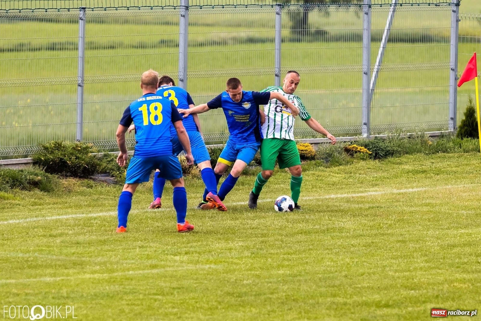 Zdjęcie w galerii na portalu naszraciborz.pl: Bolesław kontra Brzezie. Dwie równe połowy zakończone podziałem punktów [FOTO] wiadomości z regionu