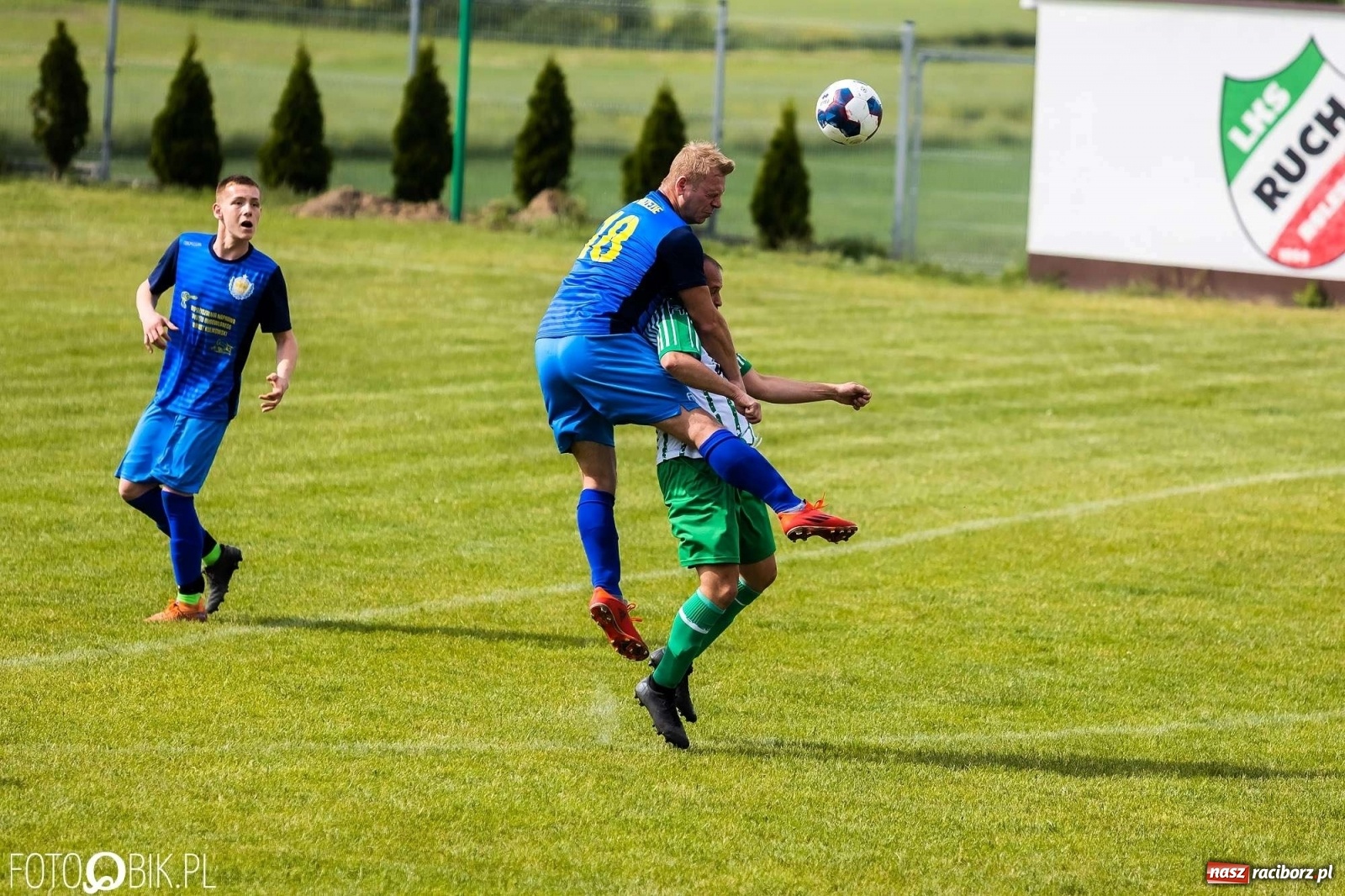 Zdjęcie w galerii na portalu naszraciborz.pl: Bolesław kontra Brzezie. Dwie równe połowy zakończone podziałem punktów [FOTO] wiadomości z regionu