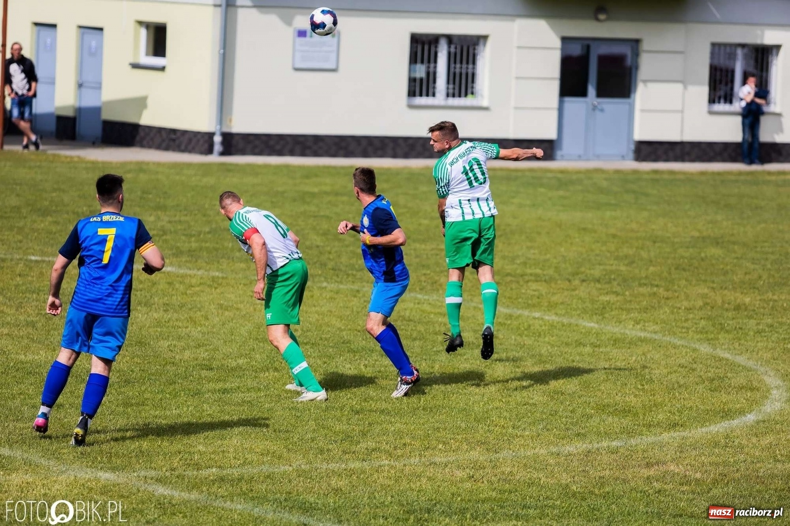 Zdjęcie w galerii na portalu naszraciborz.pl: Bolesław kontra Brzezie. Dwie równe połowy zakończone podziałem punktów [FOTO] wiadomości z regionu