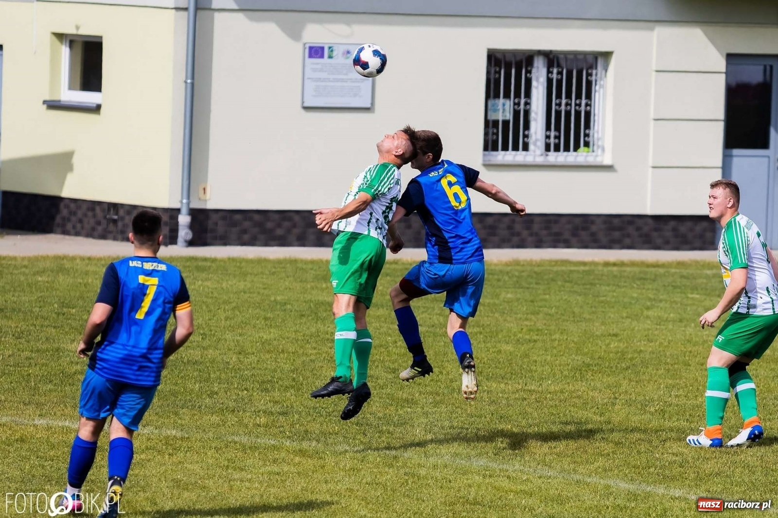 Zdjęcie w galerii na portalu naszraciborz.pl: Bolesław kontra Brzezie. Dwie równe połowy zakończone podziałem punktów [FOTO] wiadomości z regionu