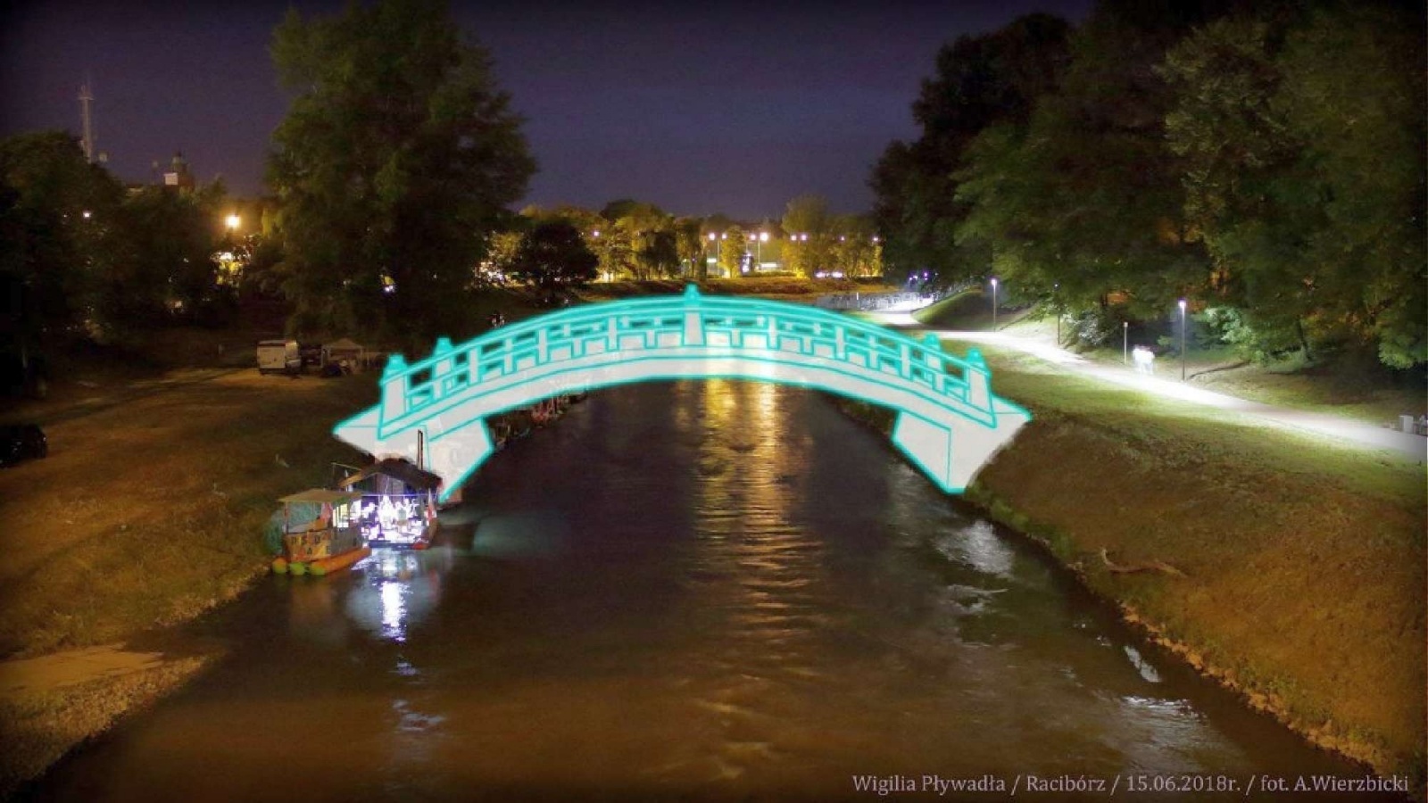 Zdjęcie w galerii na portalu naszraciborz.pl: Z redakcyjnej poczty. Strażacy pokazali, że mały most jest potrzebny wiadomości z regionu