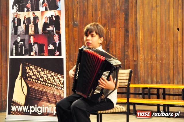 Zdjęcie w galerii na portalu naszraciborz.pl: Idą śladem Marcina Wyrostka wiadomości z regionu