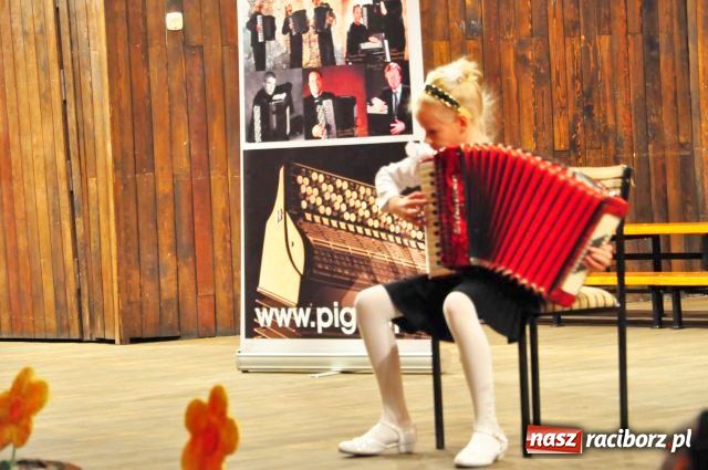 Zdjęcie w galerii na portalu naszraciborz.pl: Idą śladem Marcina Wyrostka wiadomości z regionu