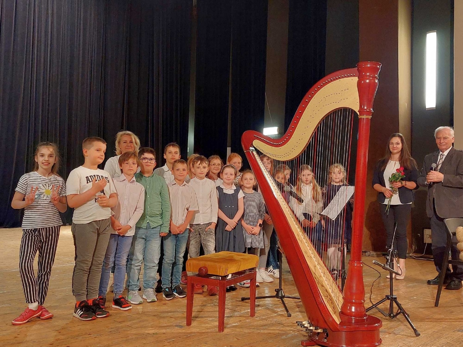 Zdjęcie w galerii na portalu naszraciborz.pl: Przedostatni koncert umuzykalniający: HARFA wiadomości z regionu