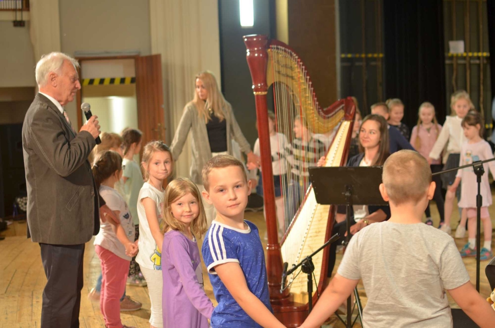 Zdjęcie w galerii na portalu naszraciborz.pl: Przedostatni koncert umuzykalniający: HARFA wiadomości z regionu