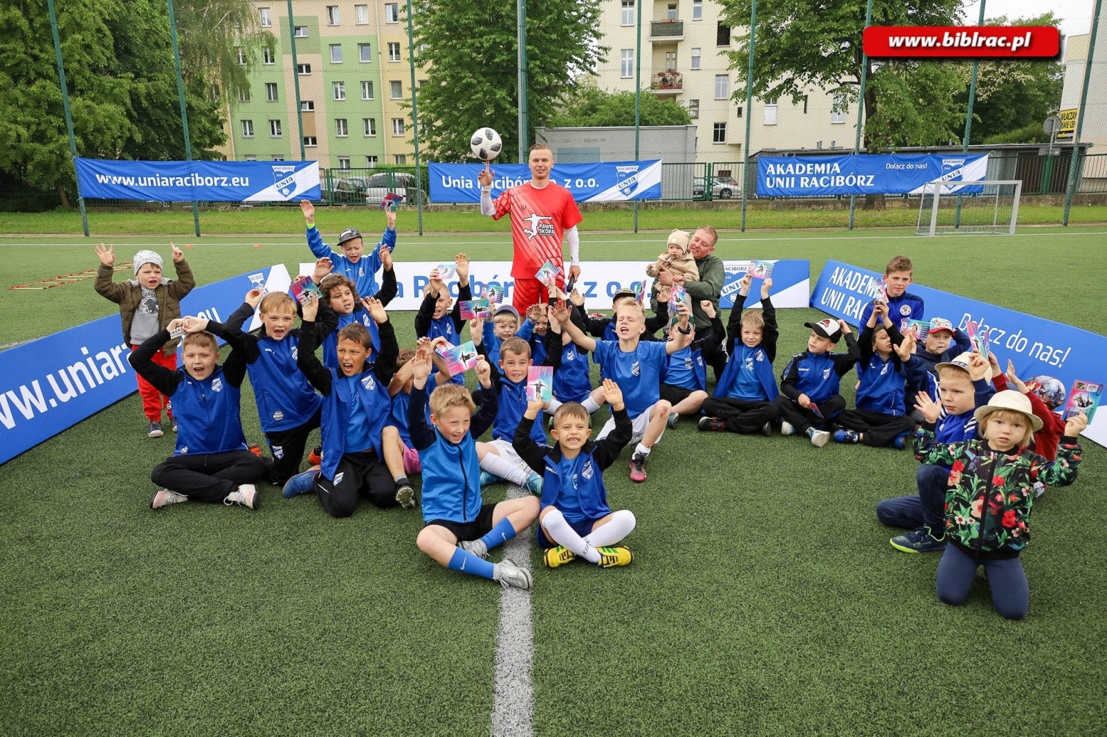 Zdjęcie w galerii na portalu naszraciborz.pl: Biblioteczny Dzień Dziecka z książką, piłką, historią i przyrodą wiadomości z regionu