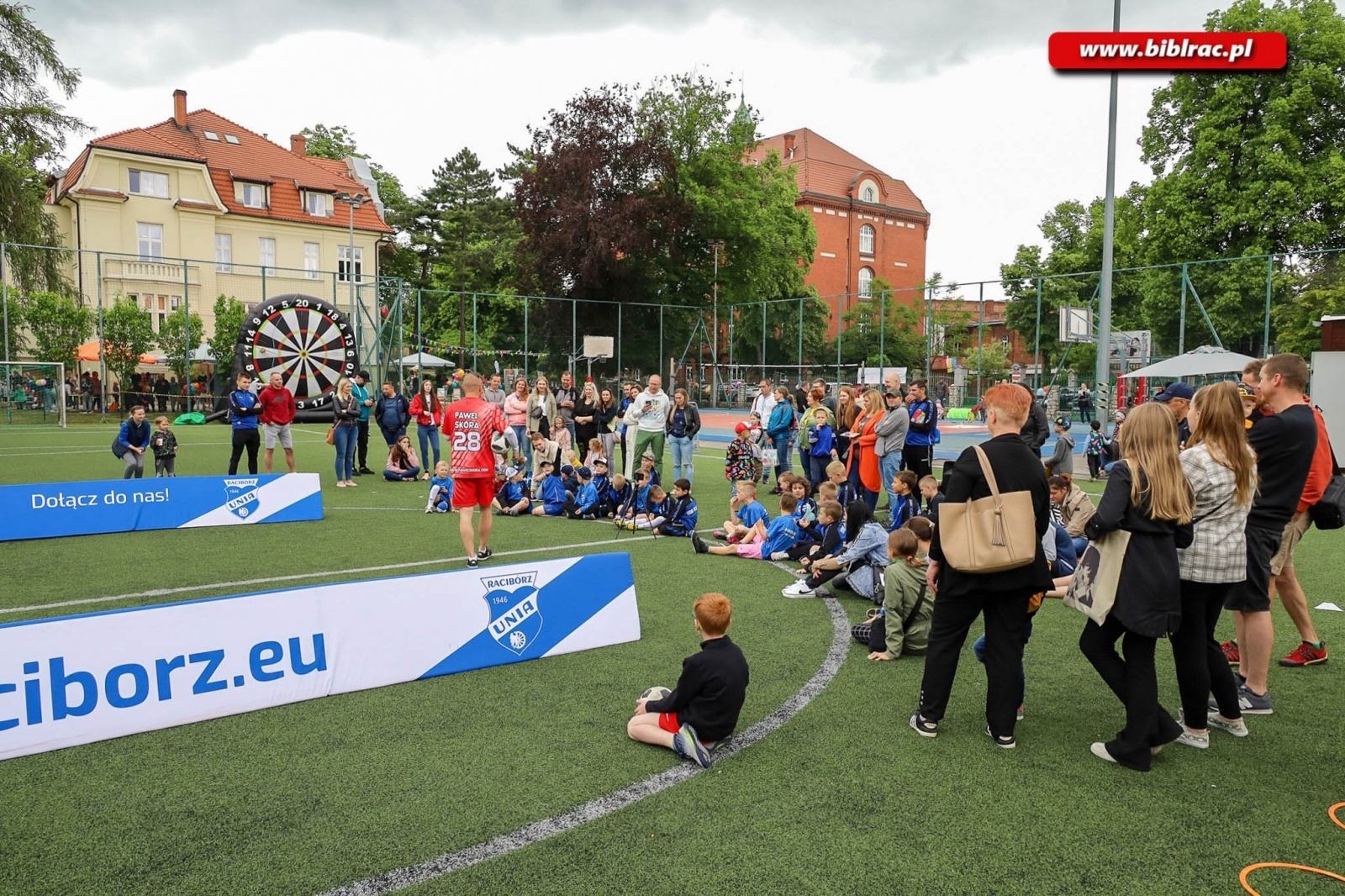 Zdjęcie w galerii na portalu naszraciborz.pl: Biblioteczny Dzień Dziecka z książką, piłką, historią i przyrodą wiadomości z regionu