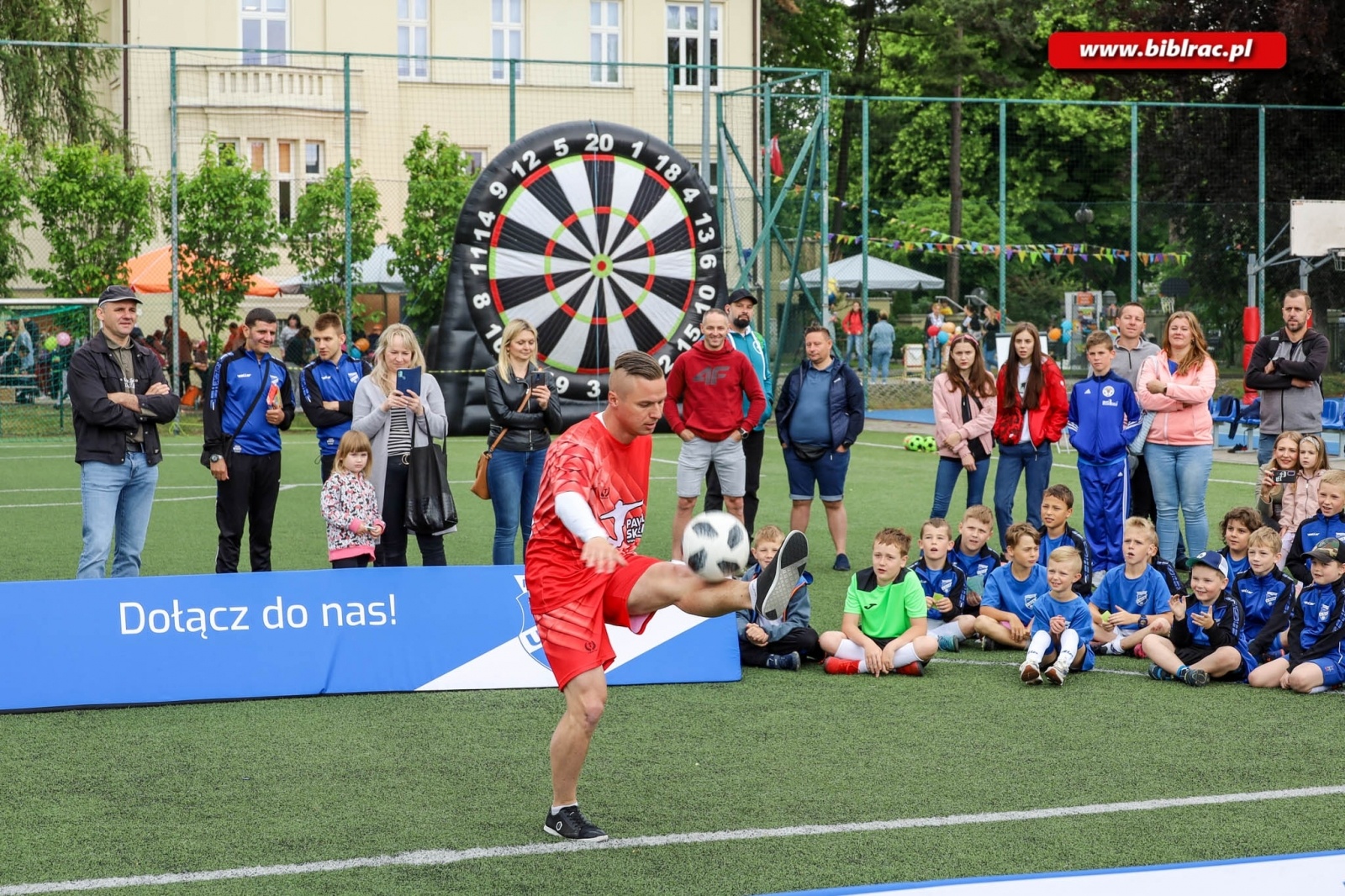 Zdjęcie w galerii na portalu naszraciborz.pl: Biblioteczny Dzień Dziecka z książką, piłką, historią i przyrodą wiadomości z regionu