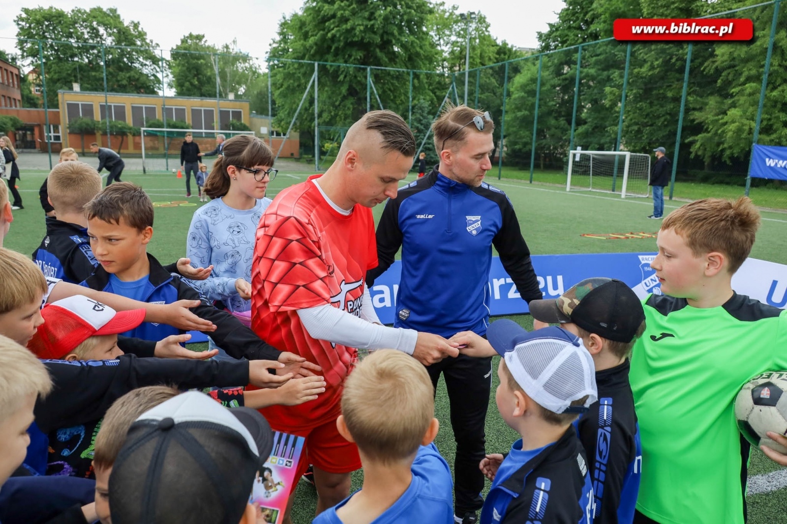 Zdjęcie w galerii na portalu naszraciborz.pl: Biblioteczny Dzień Dziecka z książką, piłką, historią i przyrodą wiadomości z regionu